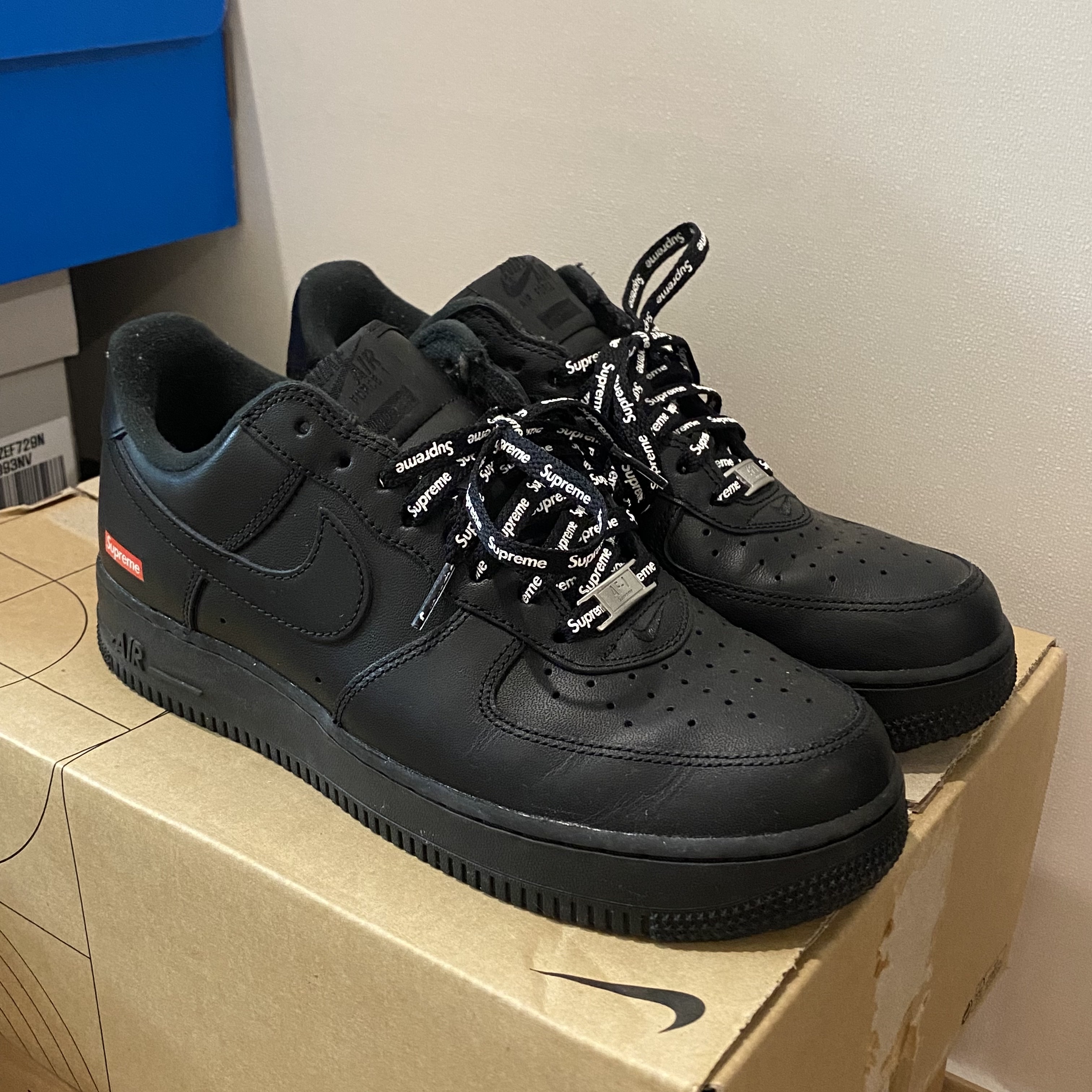 Nike x Supreme Air Force 1 Low Black 착용 스타일
