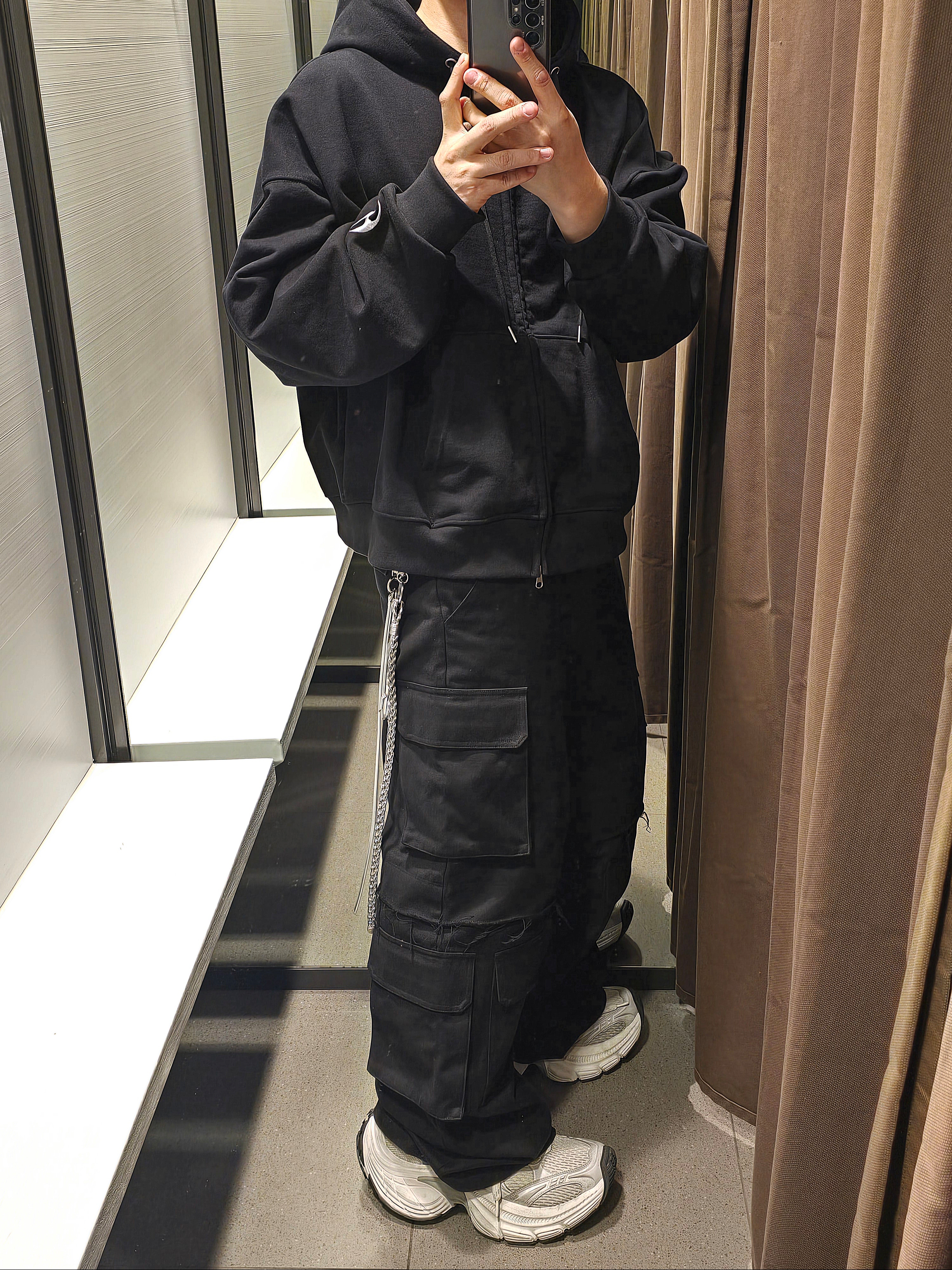 Balenciaga 10XL Sneakers White Grey Silver Black, OMO Layered Cargo Baggy Pants Black 착용 스타일