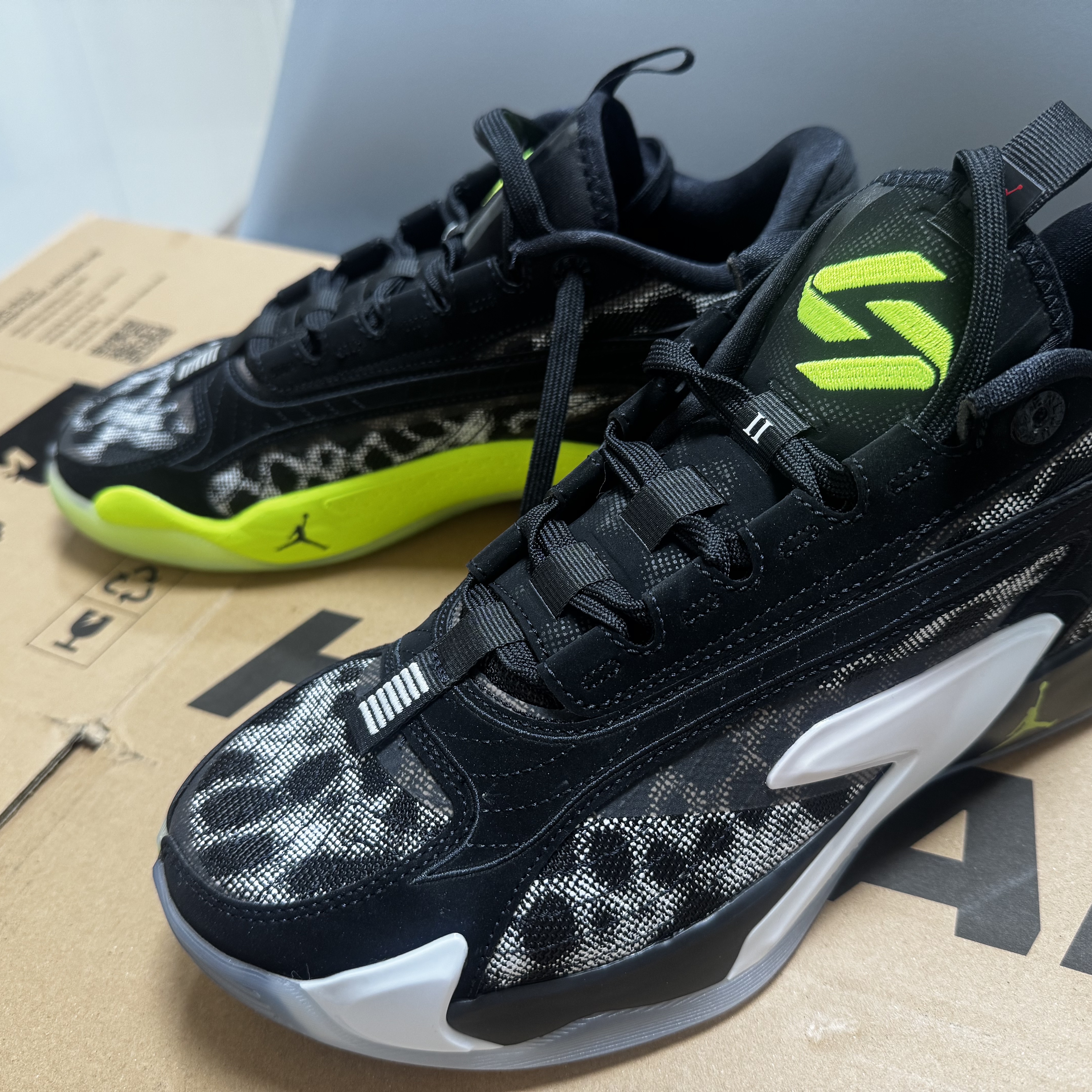 Jordan Luka 2 PF Black Volt 착용 스타일 - 1