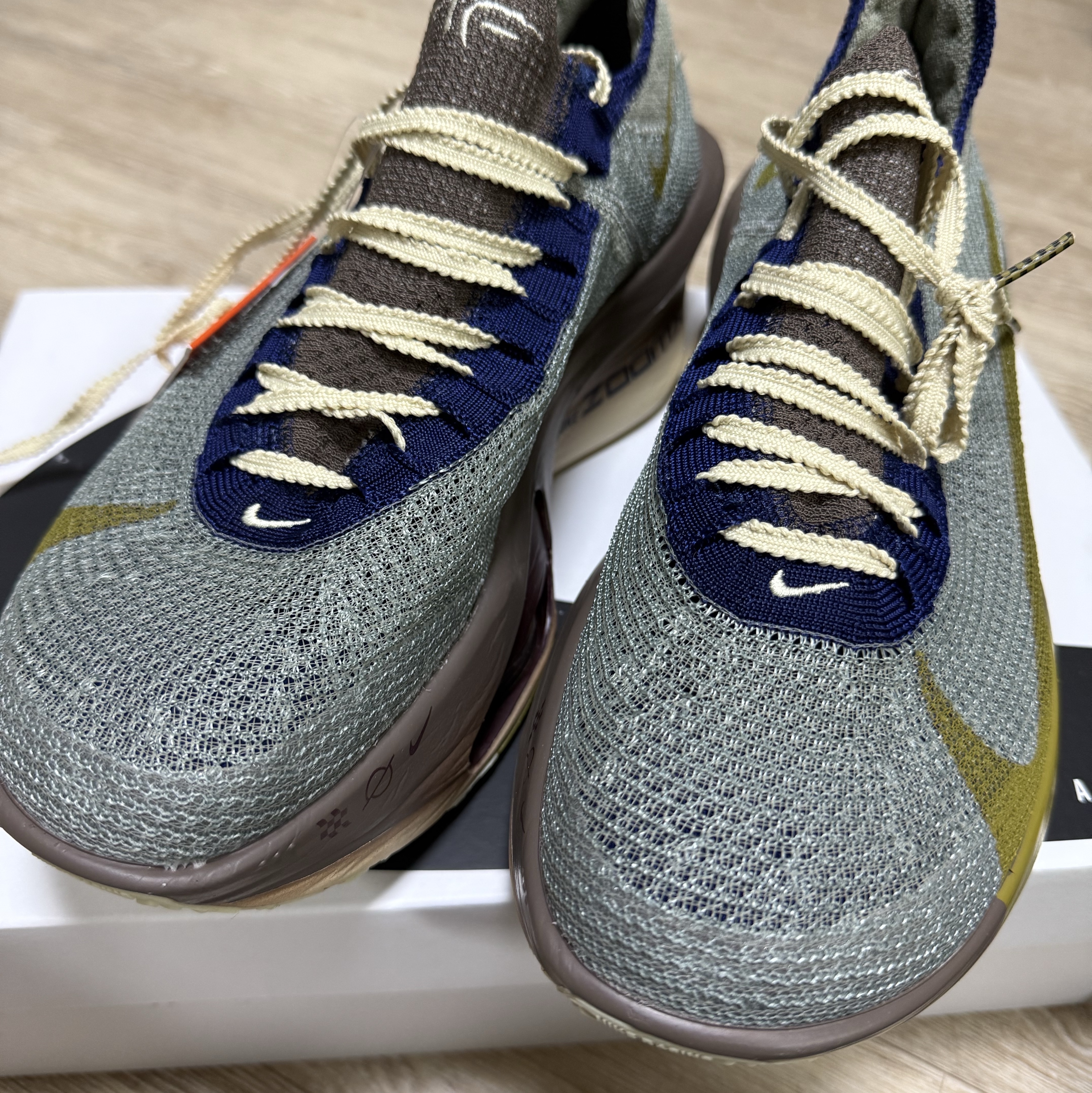 Nike Air Zoom Alphafly Next% 3 PRM Light Army Ironstone 착용 스타일 - 1