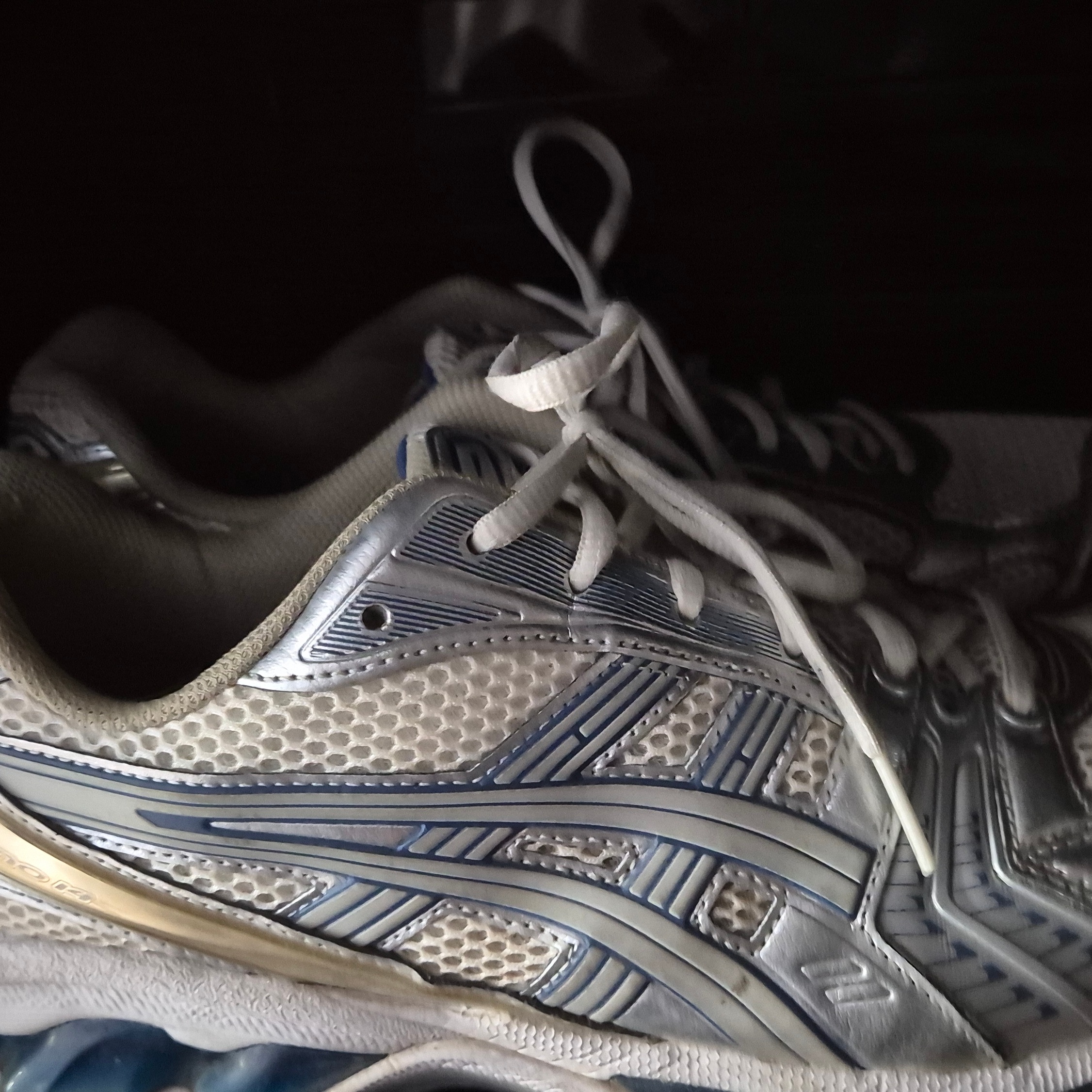 Asics Gel-Kayano 14 Cream Pure Silver 착용 스타일