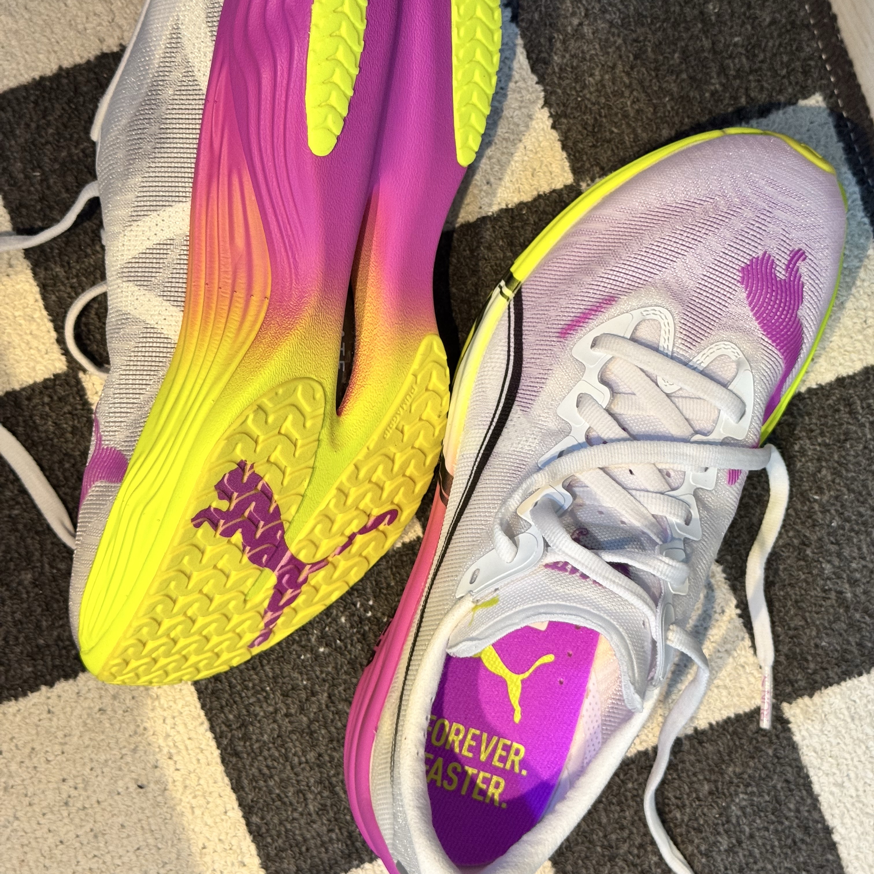 Puma Deviate Nitro Elite 3 White Pure Magenta 착용 스타일 - 4