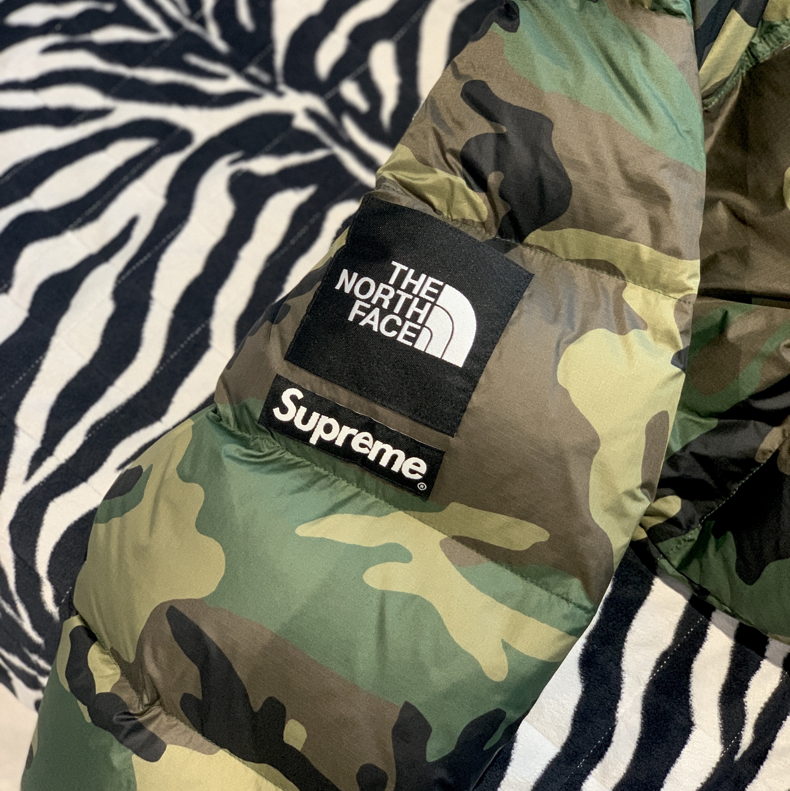 Supreme x The North Face Split Nuptse Jacket Black - 24SS, Supreme x The North Face Split Nuptse Jacket Camo - 24SS 착용 스타일
