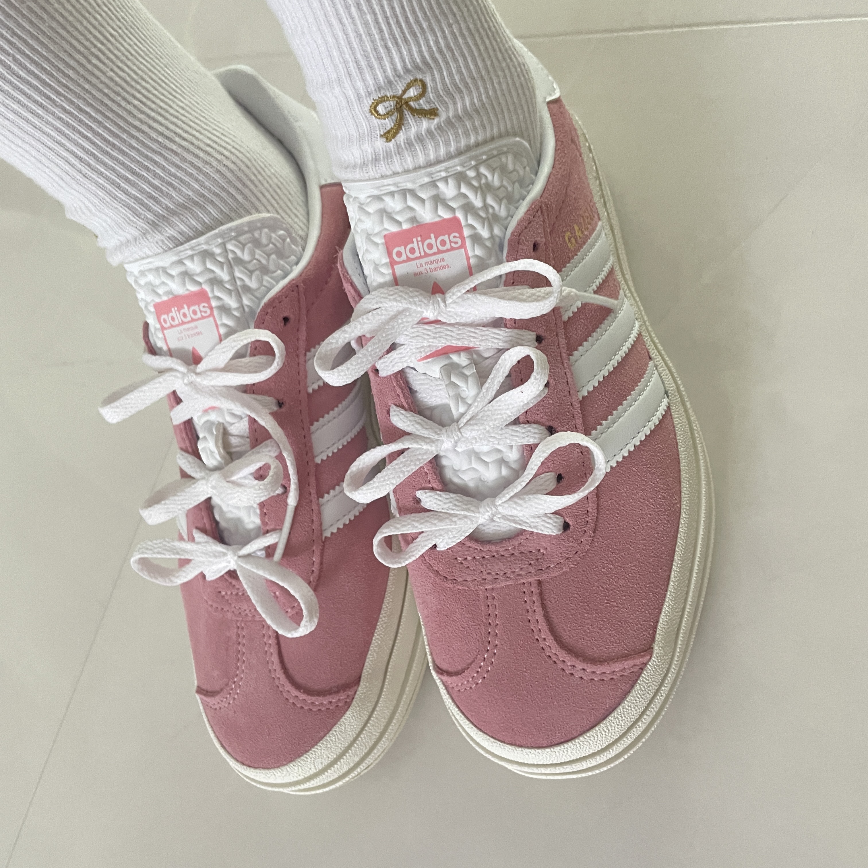 (W) Adidas Gazelle Bold Super Pop 착용 스타일 - 2