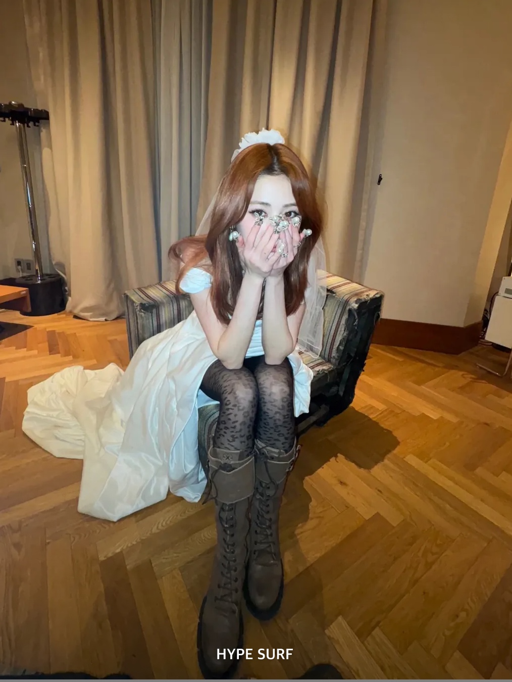 Greenbutter Shirring Lace Slip dress Cream, Maison Margiela Heavy Wool Beret Black 착용 스타일 - 8