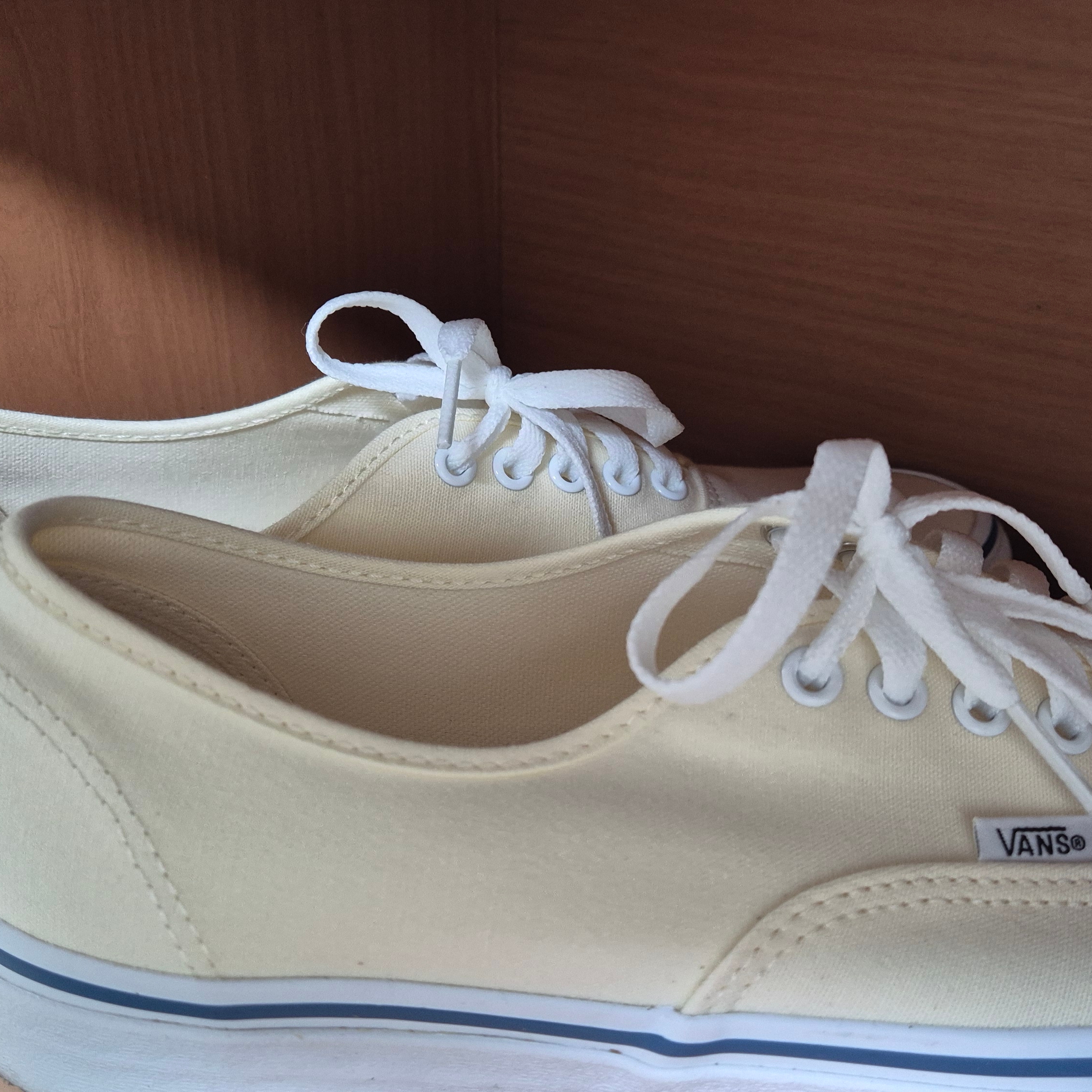Vans Authentic White 착용 스타일