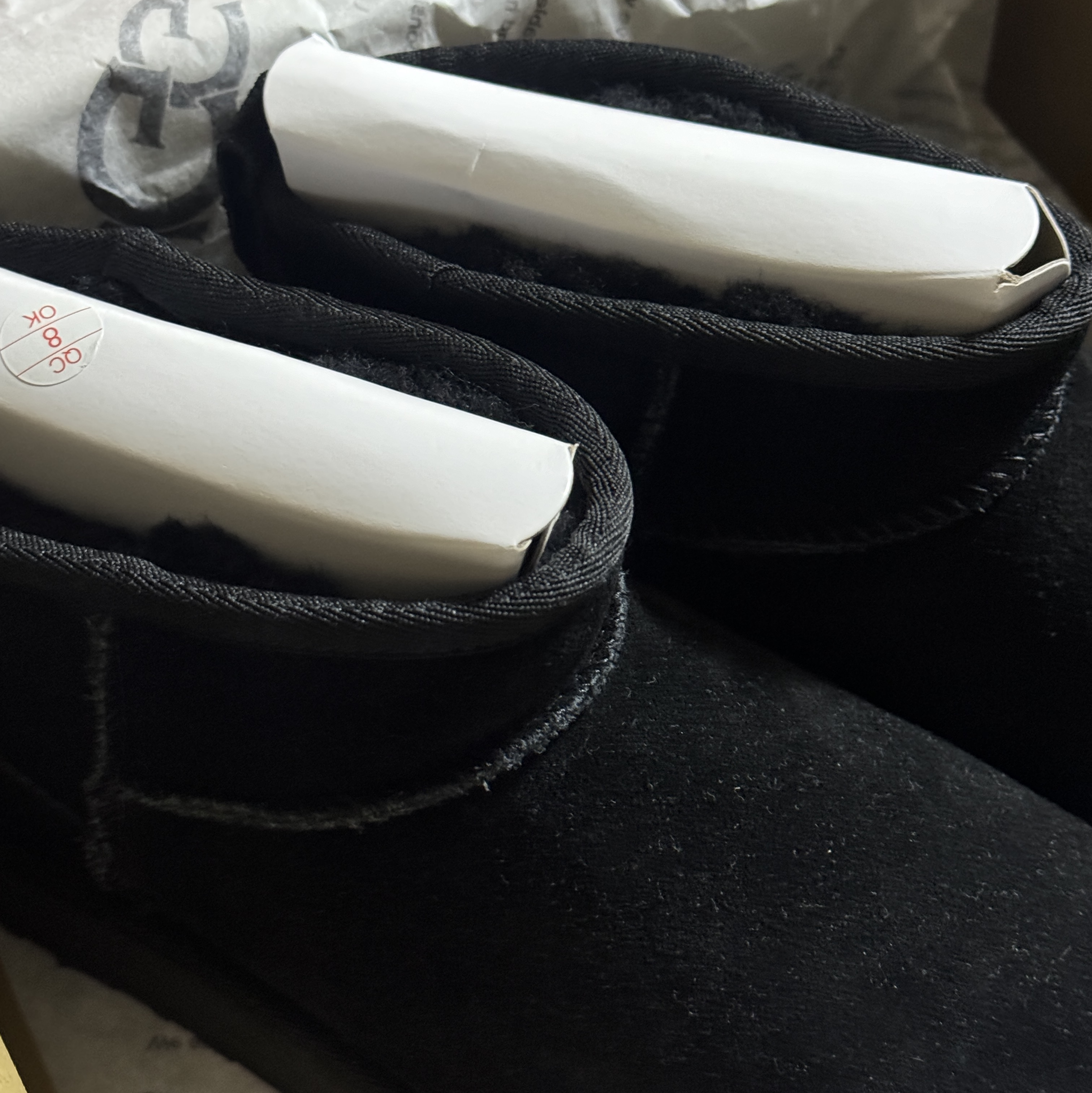 (W) UGG Classic Ultra Mini Platform Boots Black 착용 스타일