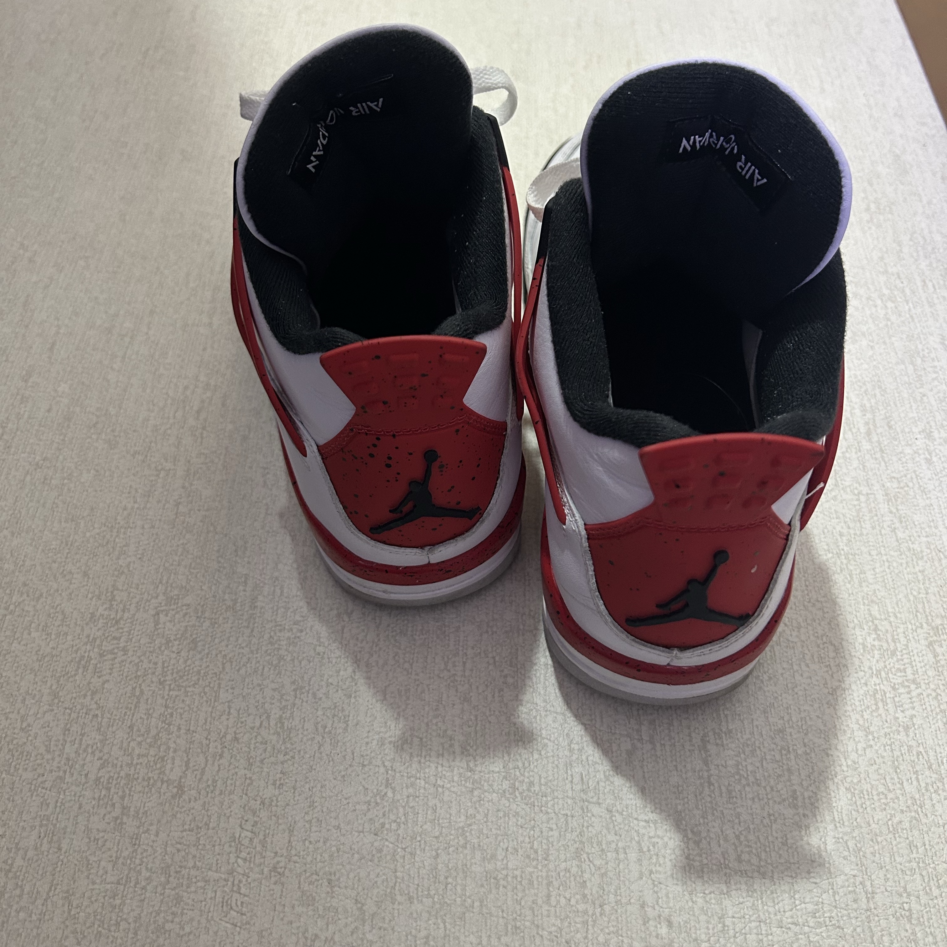 Jordan 4 Retro Red Cement 착용 스타일