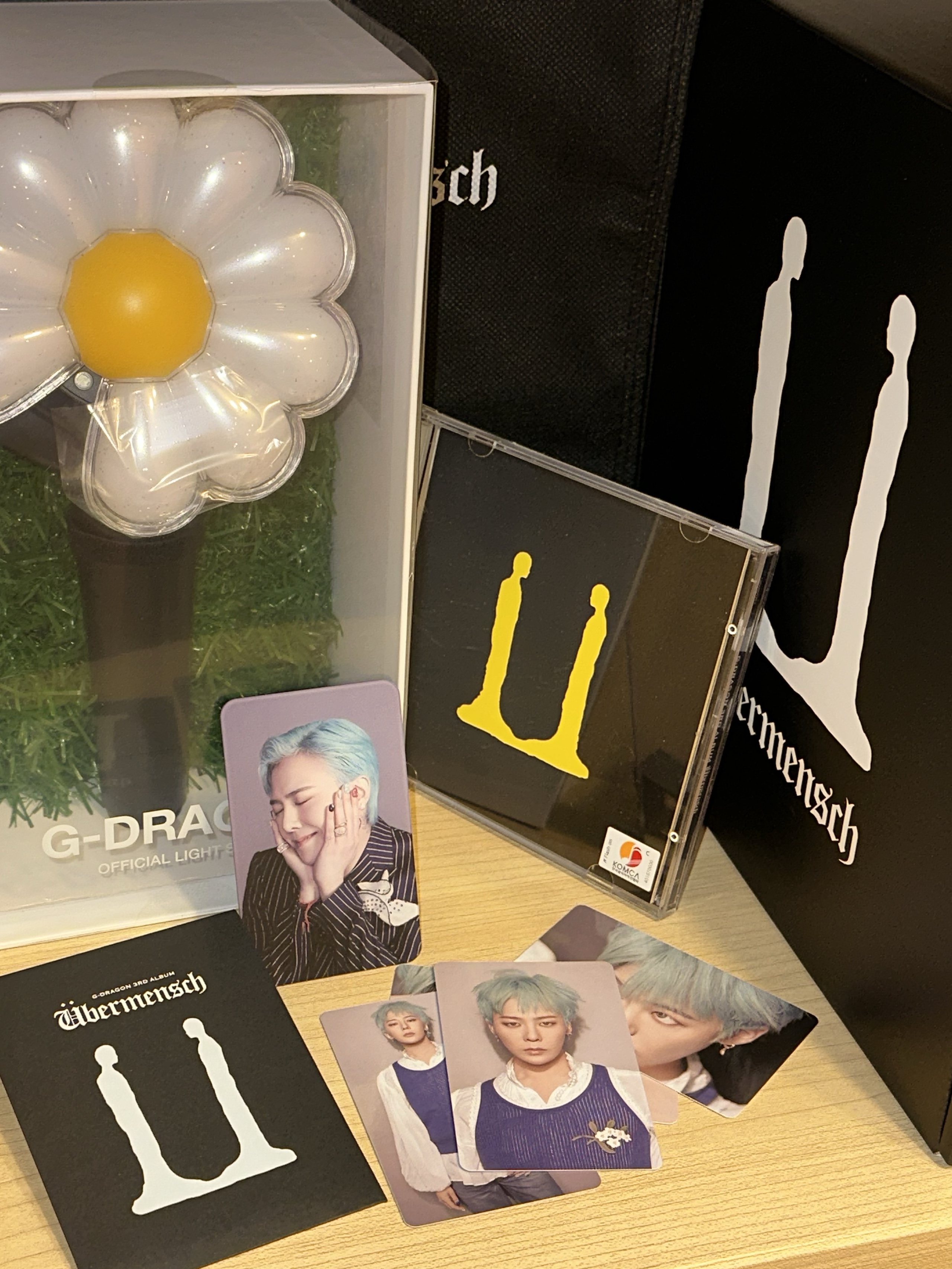 G-DRAGON Ubermensch Official Light Stick, G-DRAGON Ubermensch Official Mini Light Keyring 착용 스타일 - 5