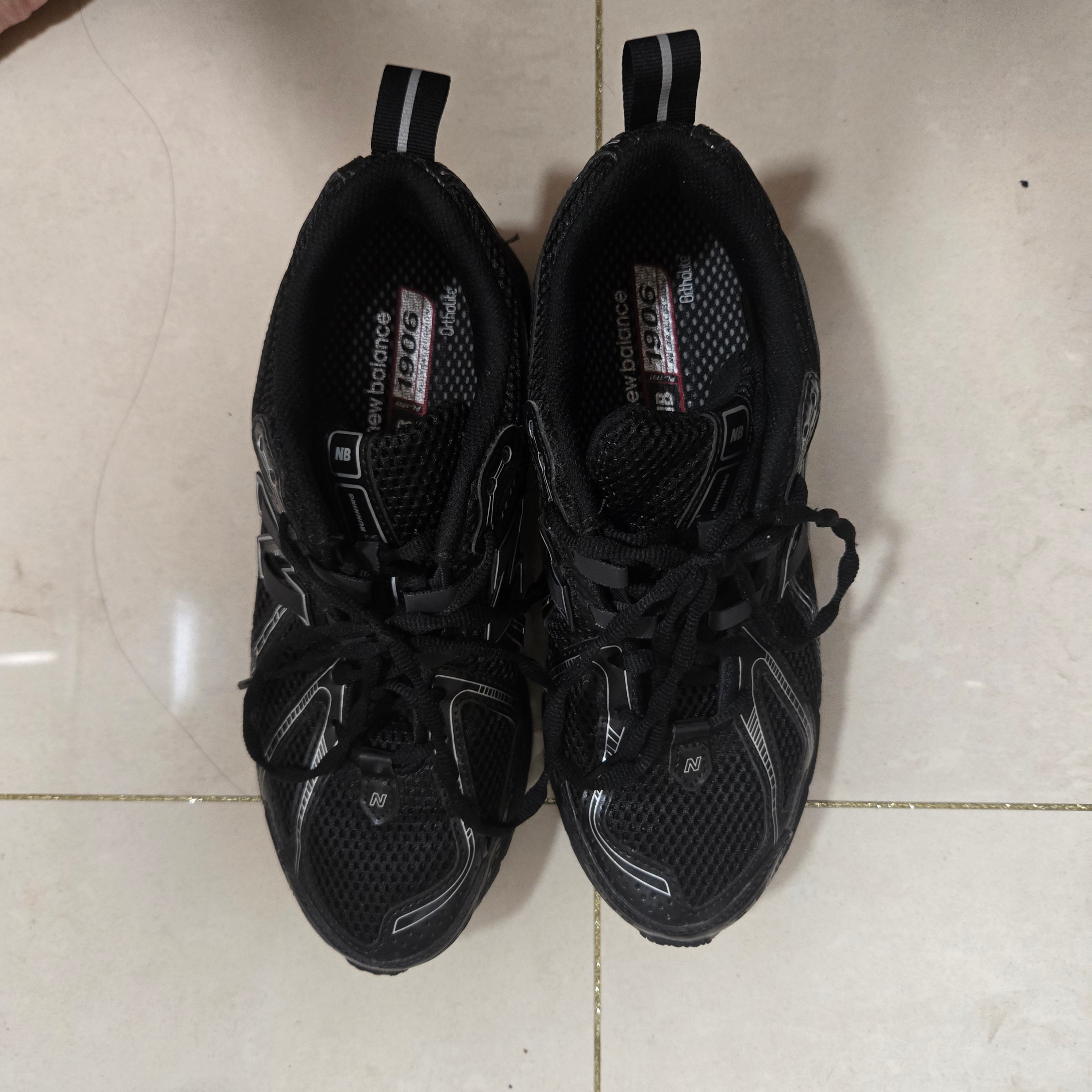 New Balance 1906R Black Silver Metallic 착용 스타일