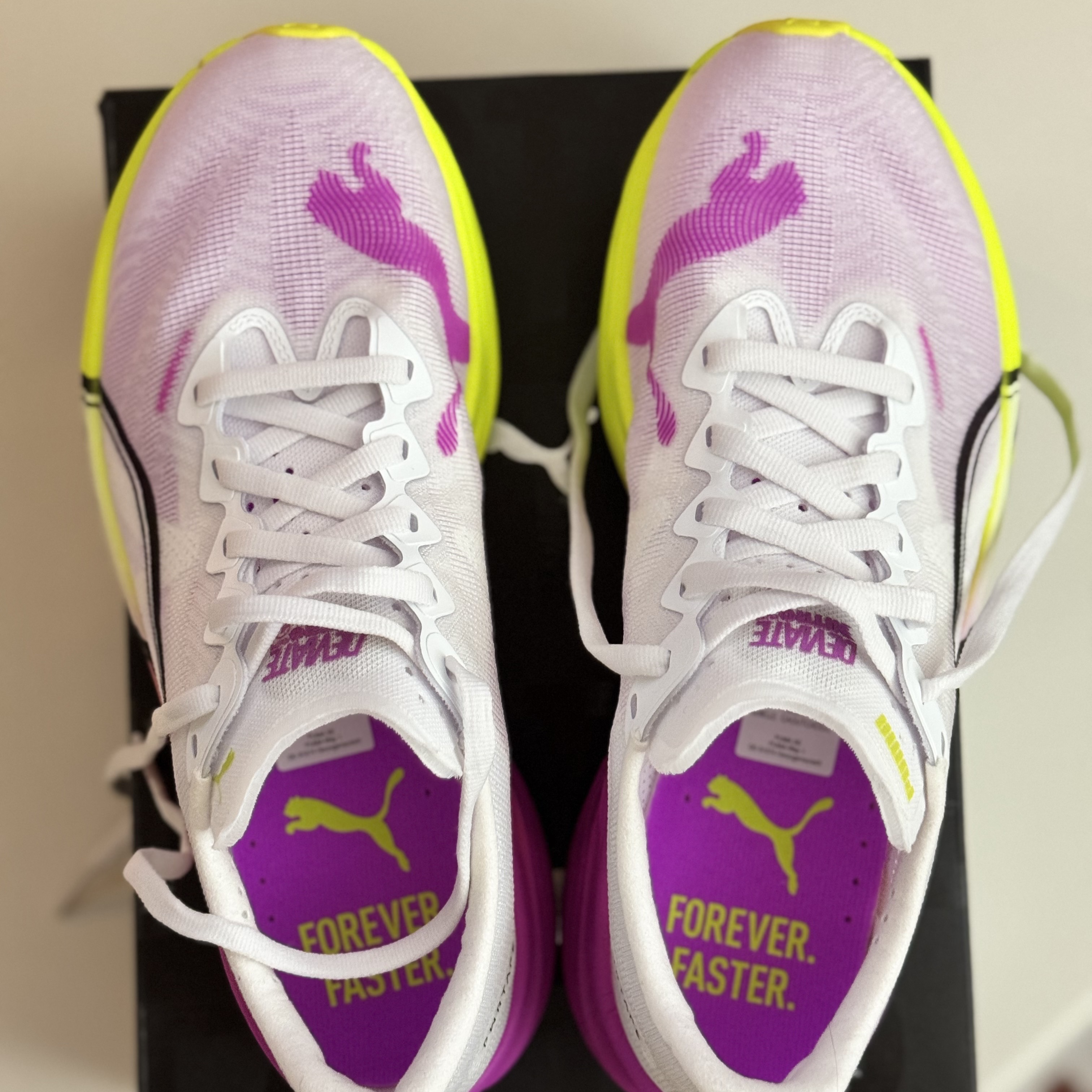 Puma Deviate Nitro Elite 3 White Pure Magenta 착용 스타일 - 1