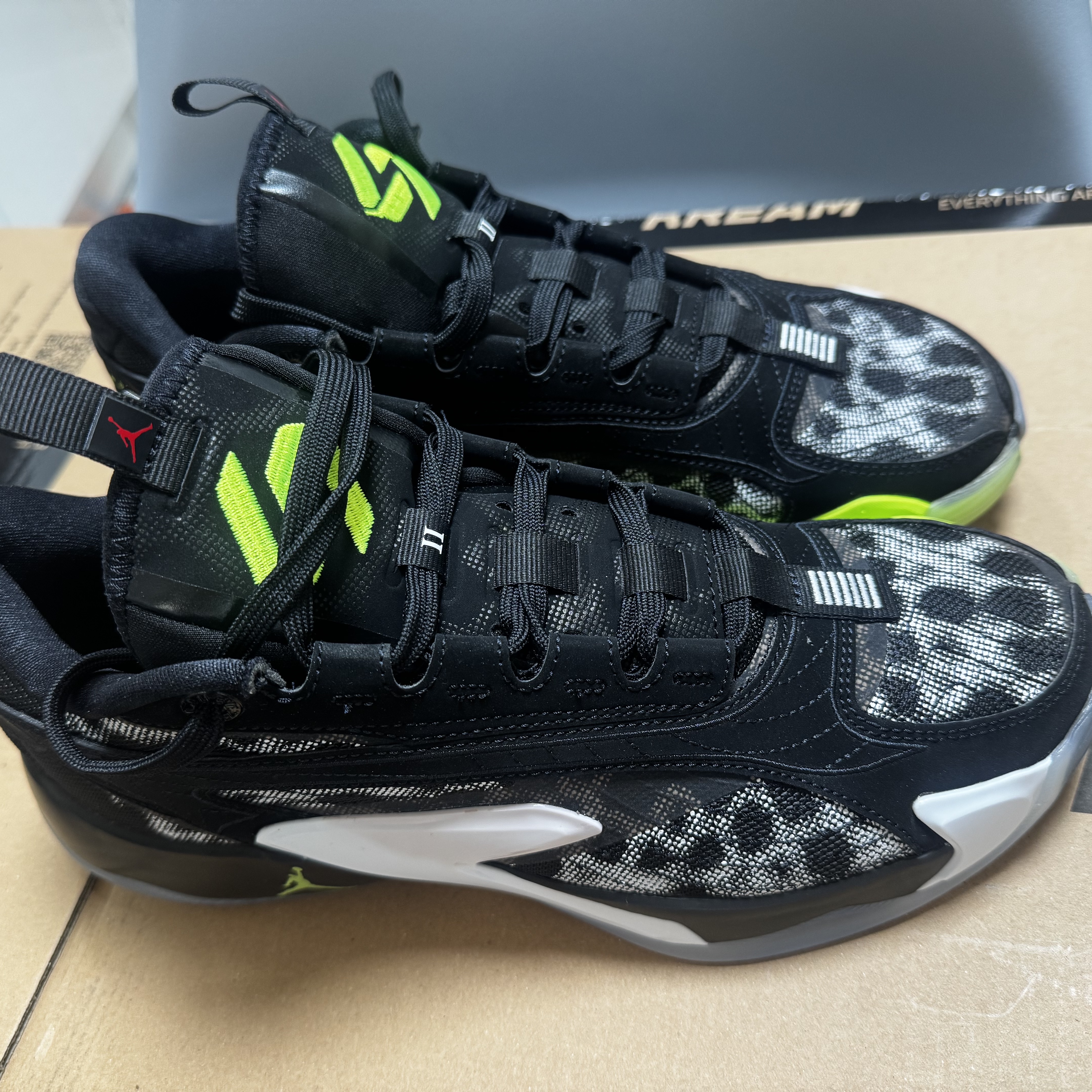 Jordan Luka 2 PF Black Volt 착용 스타일 - 4