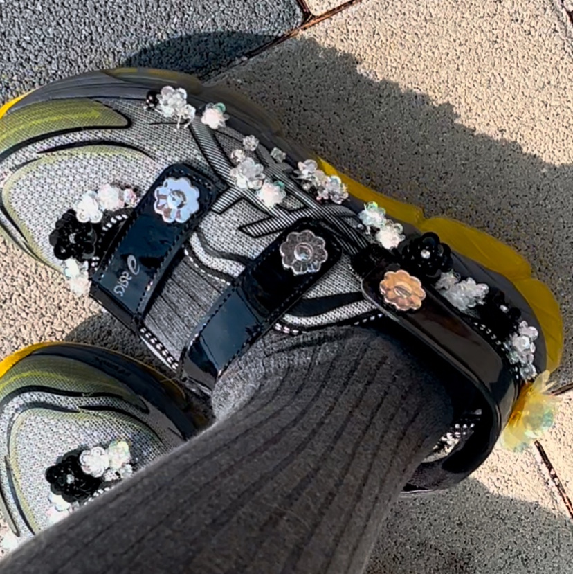 Asics x Cecilie Bahnsen Gel-Quantum 360 VIII Grey Yellow 착용 스타일