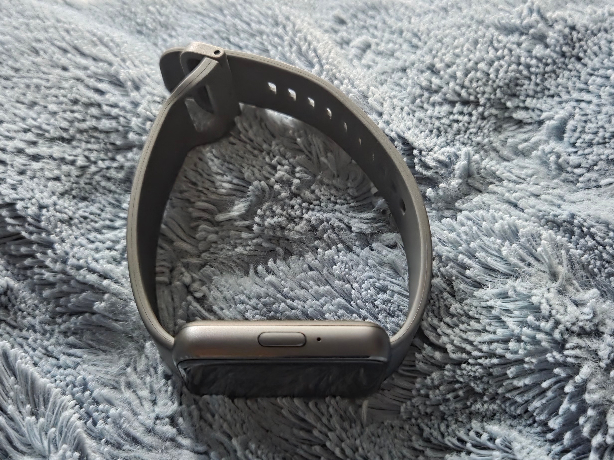 Samsung Galaxy Fit3 40mm Bluetooth Grey 착용 스타일