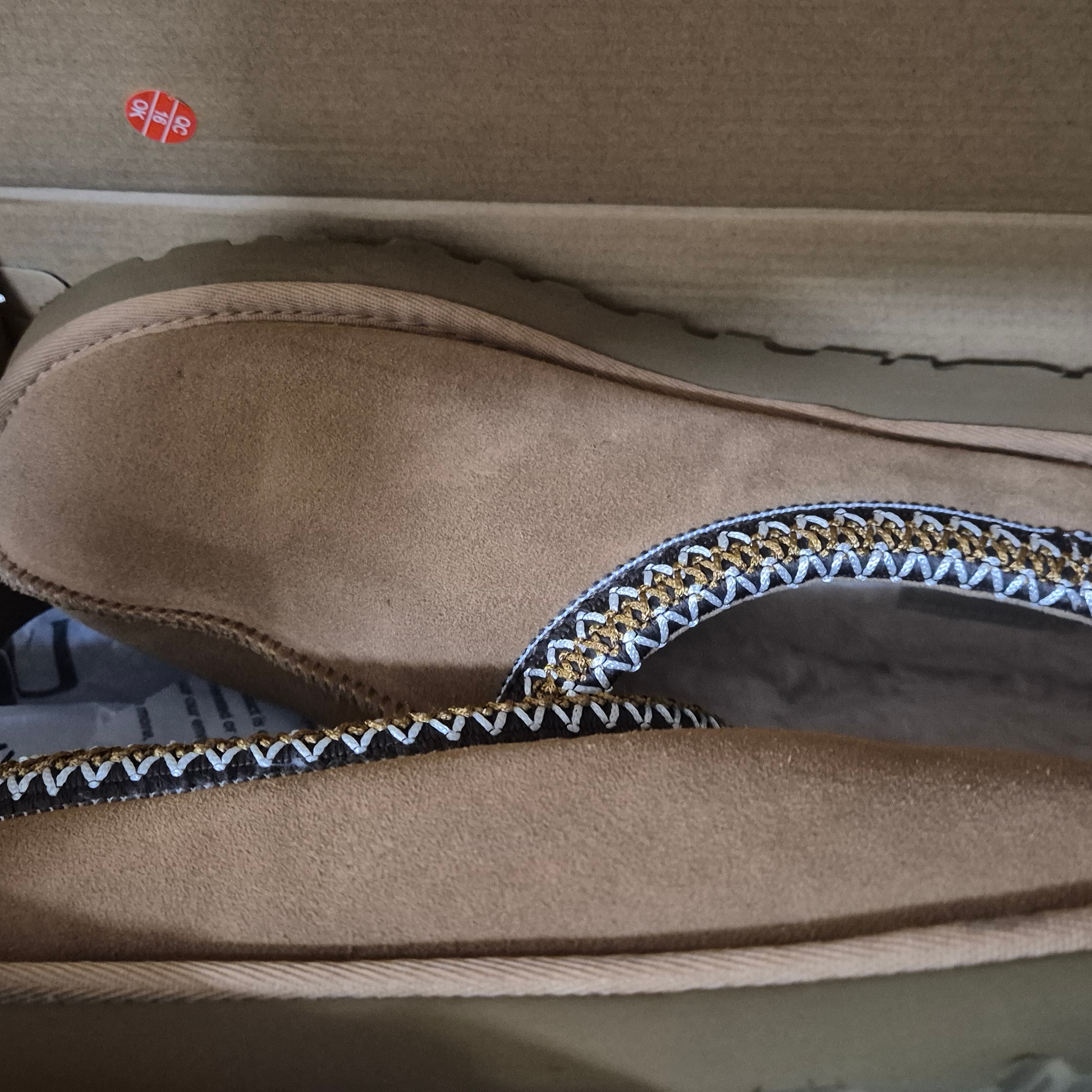 UGG Tasman Slipper Chestnut 착용 스타일