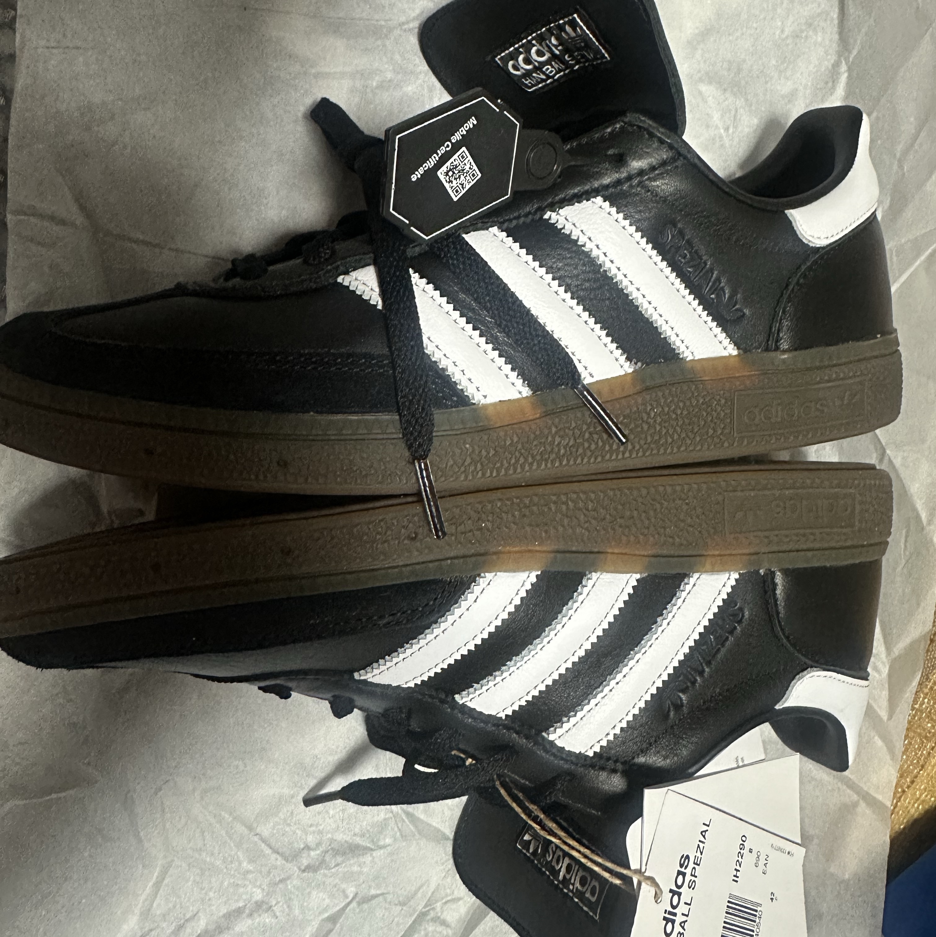 Adidas Spezial Handball Core Black Cloud White 착용 스타일