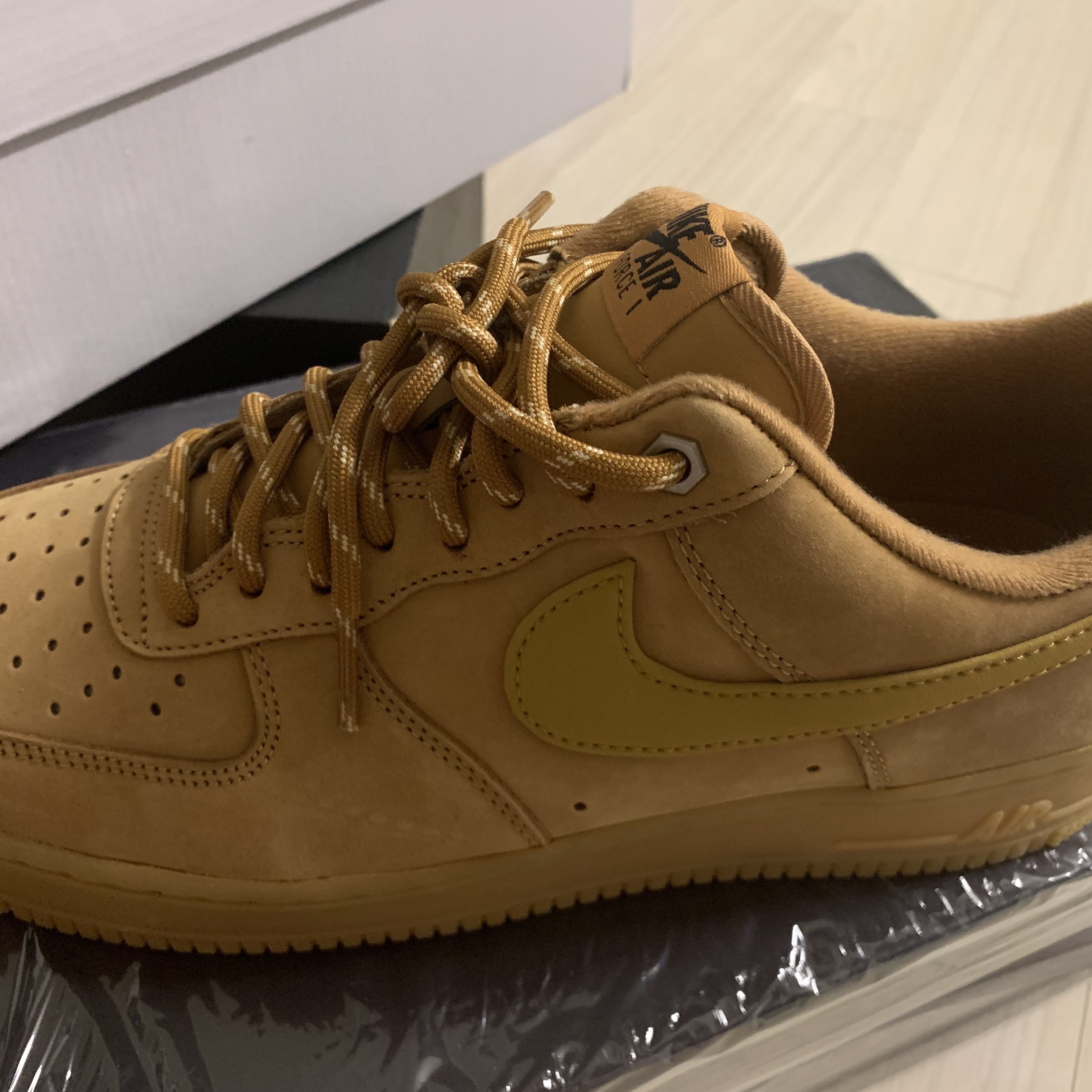 Nike Air Force 1 '07 WB Flax 착용 스타일