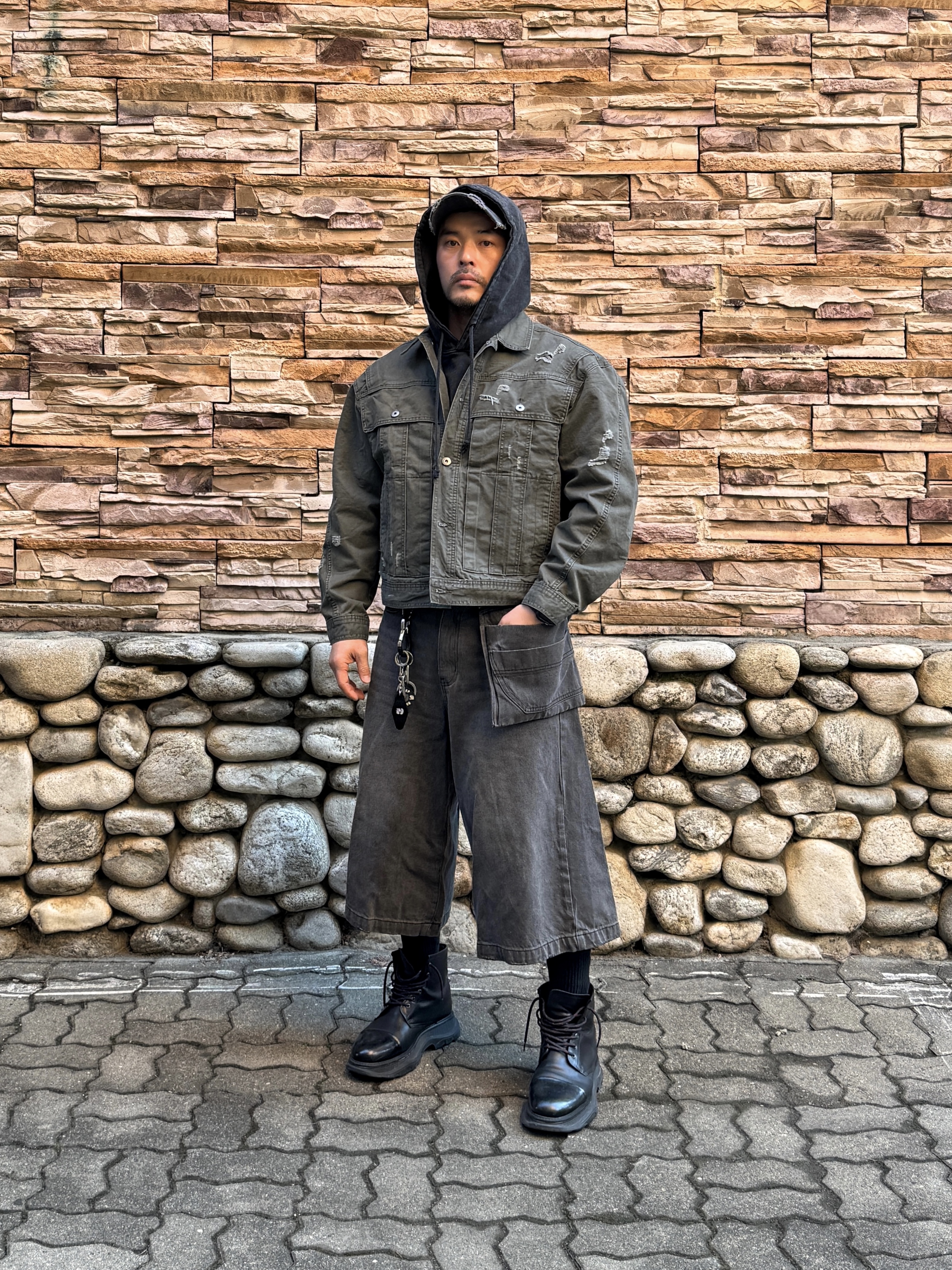 NOMANUAL I.P Damaged Jacket Khaki Gray 착용 스타일 - 4