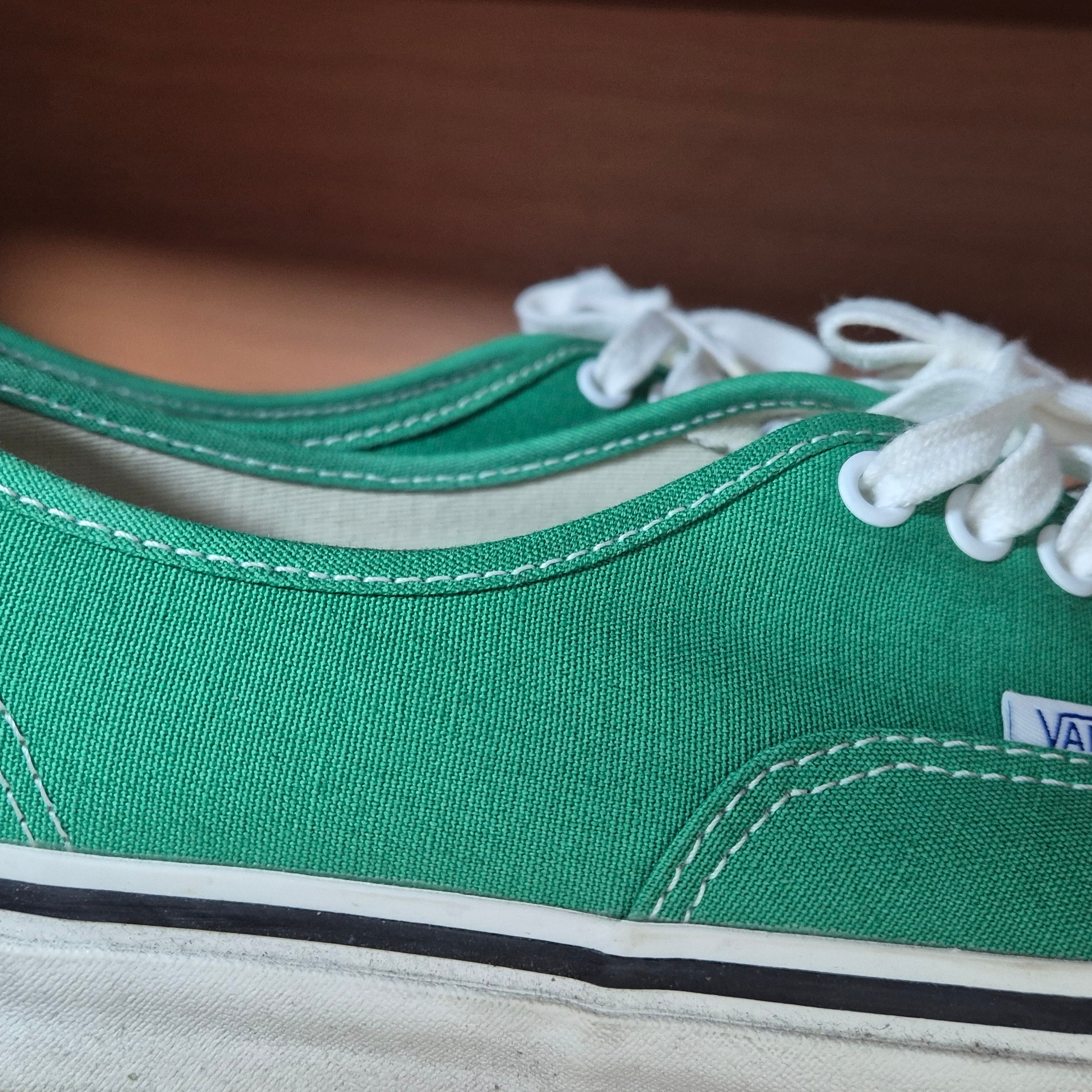 Vans Authentic 44 DX Anaheim Factory Emerald Green 착용 스타일