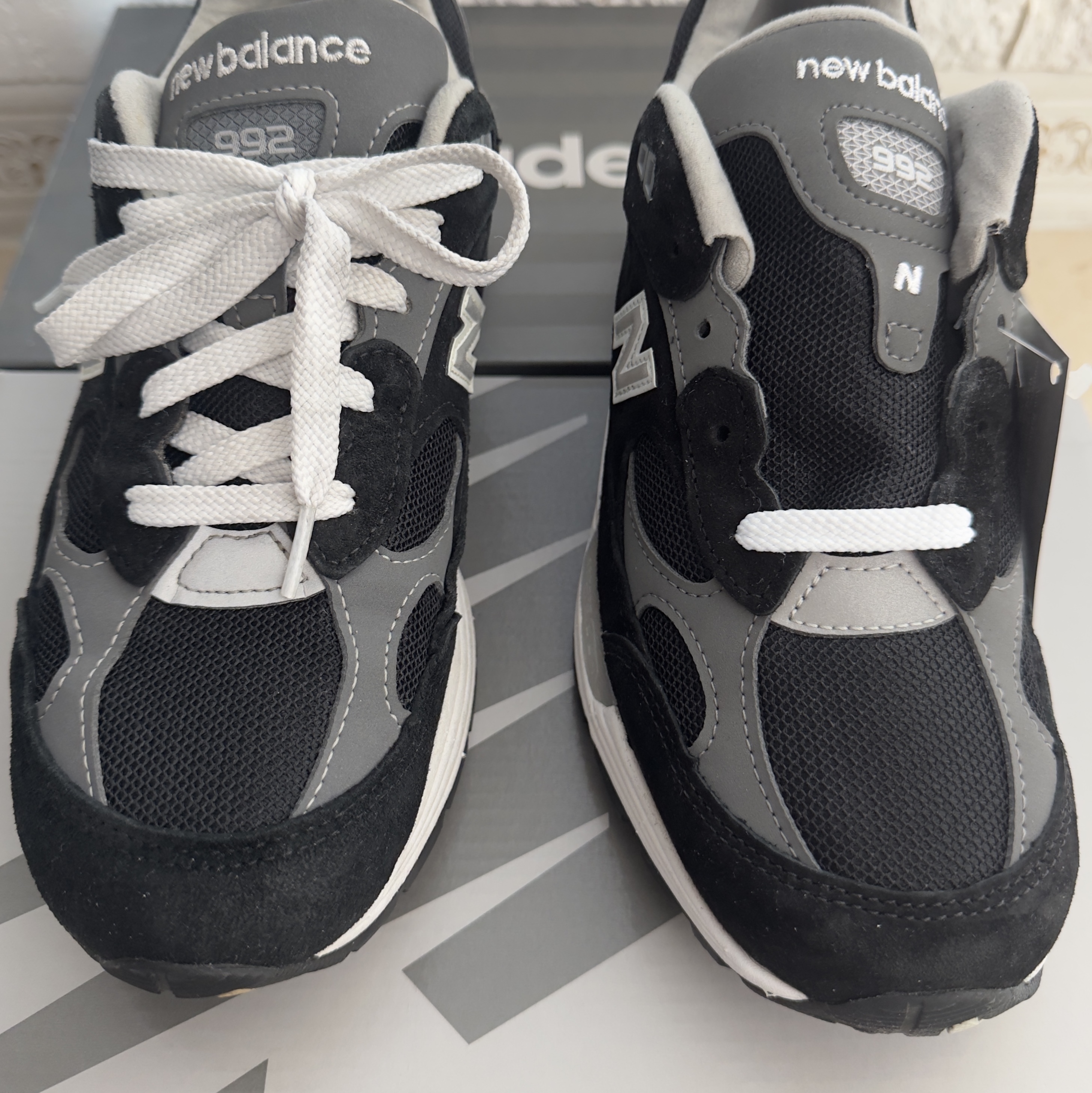New Balance 992 Made in USA Black Grey, New Balance 992 Made in USA Core Black Grey 착용 스타일 - 5