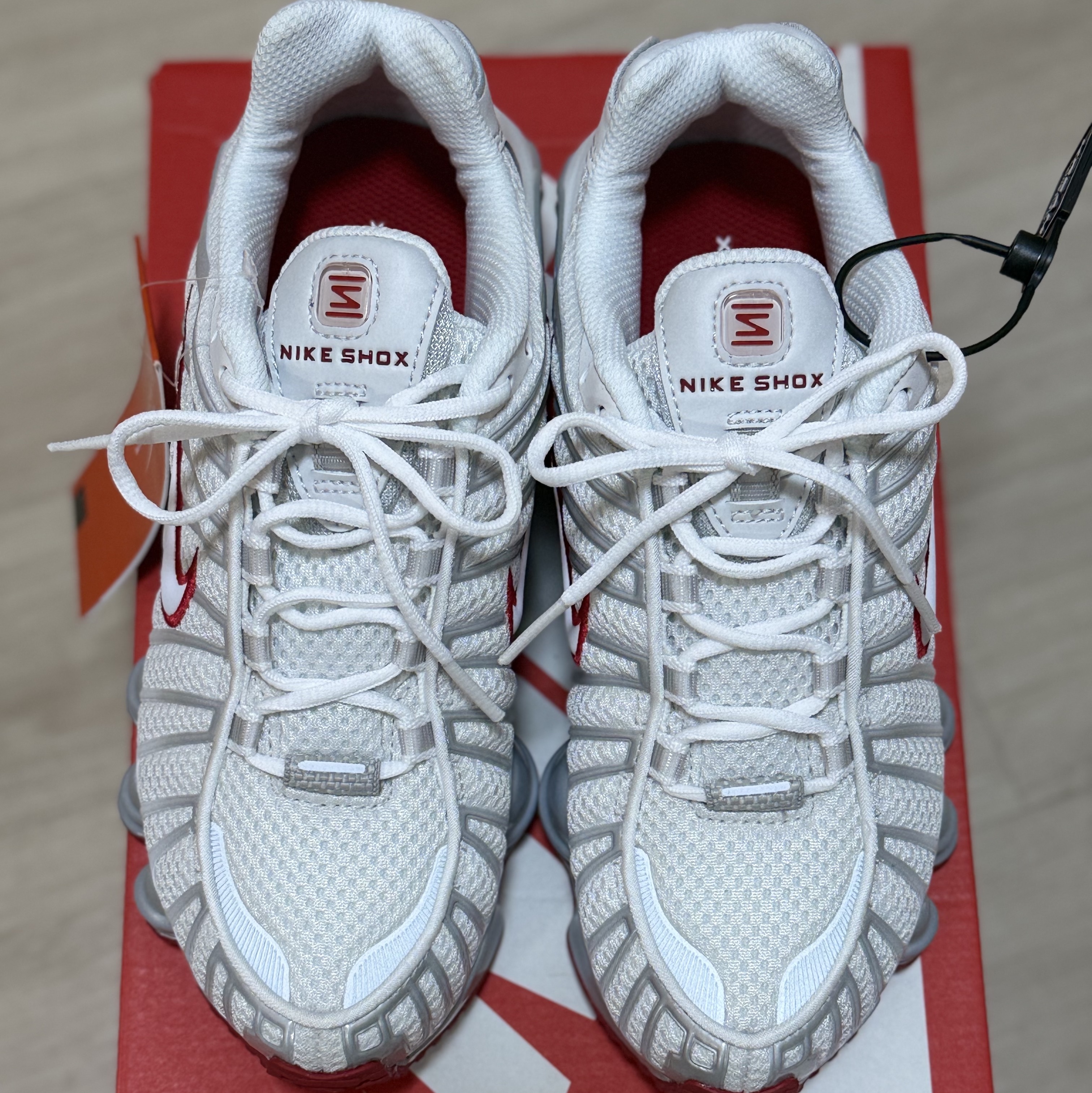 (W) Nike Shox TL Platinum Tint 착용 스타일 - 3