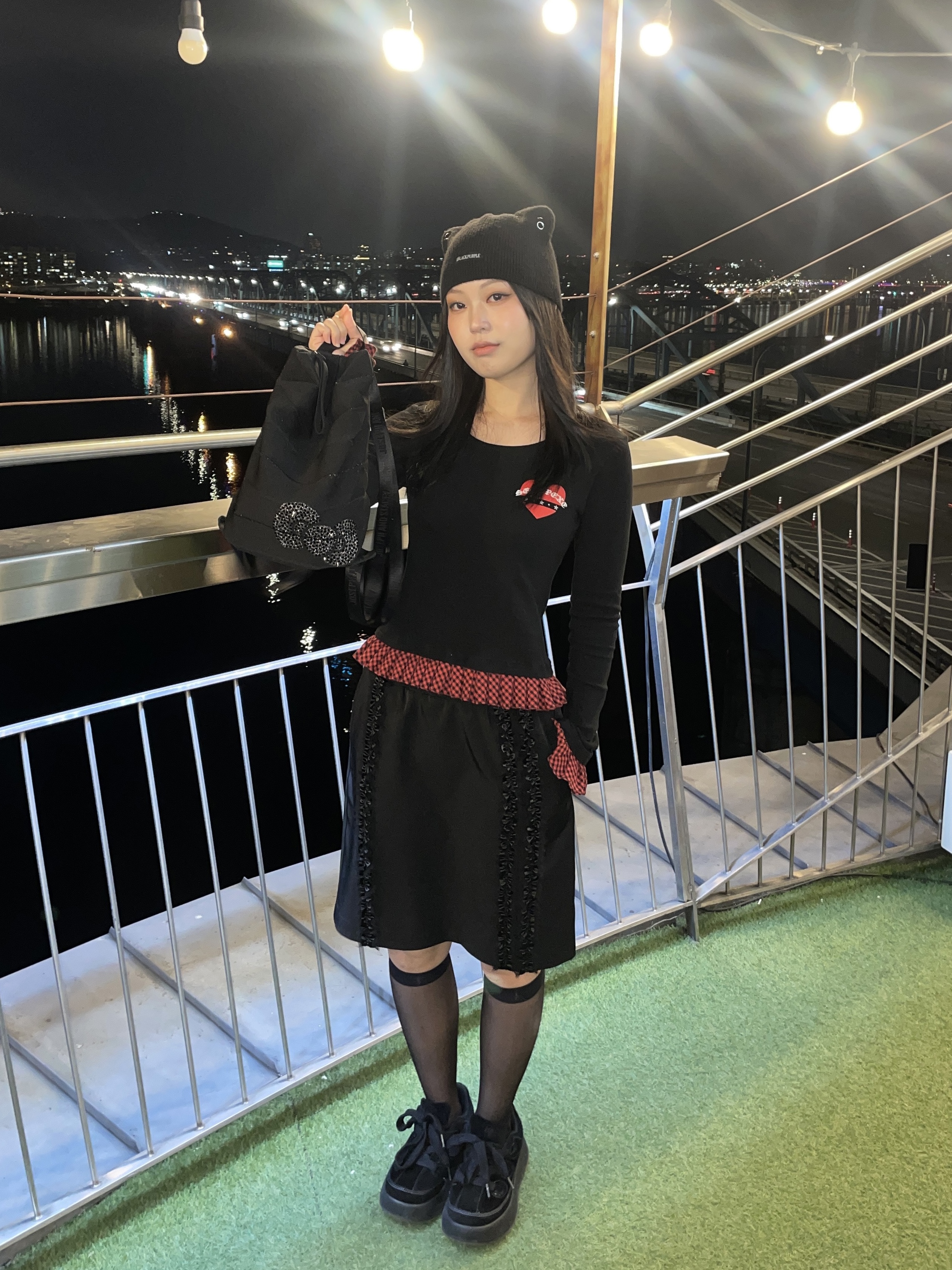 Joseph&Stacey Lucky Pleats Knit Backpack S Hello Kitty Ribbon Rich Black 착용 스타일 - 2