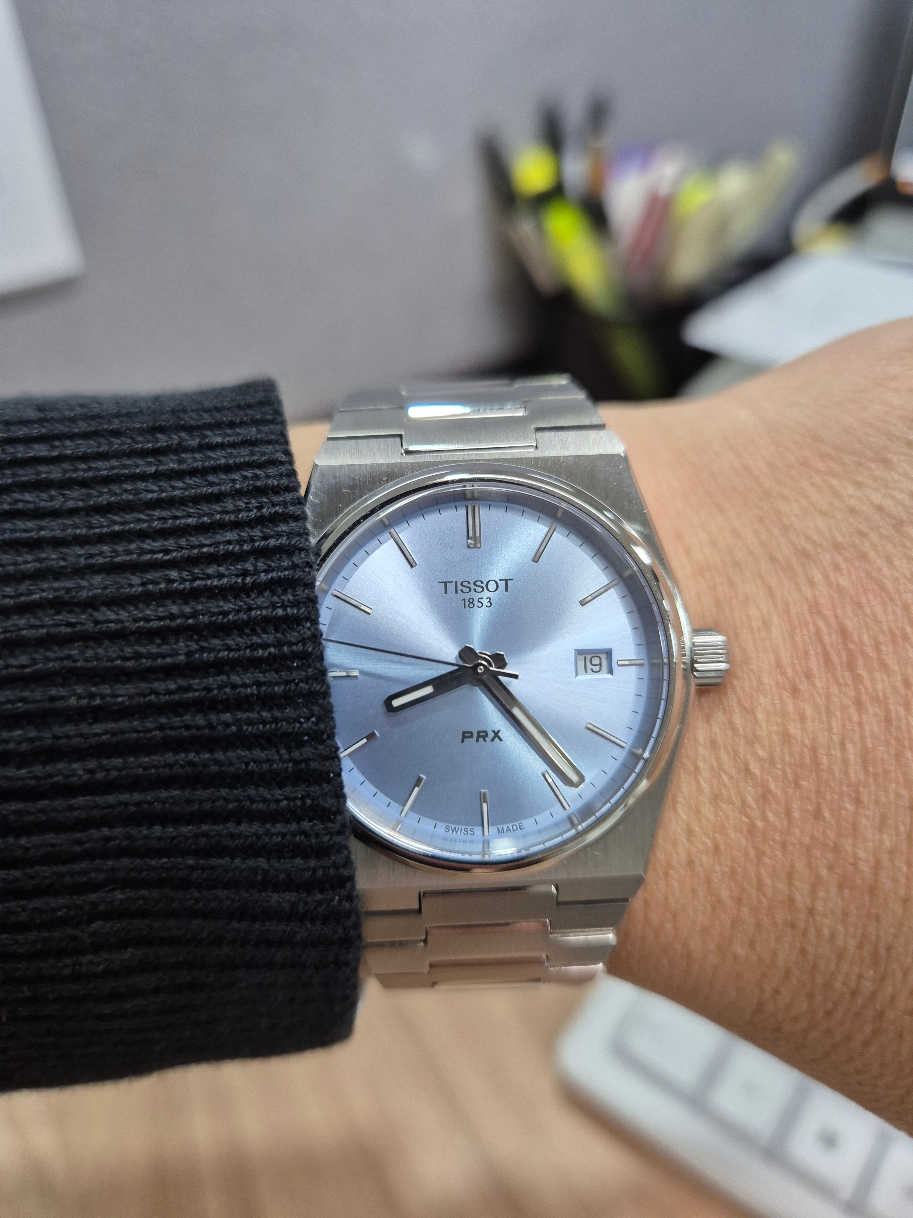 Tissot PRX 35mm Quartz Steel Light Blue 착용 스타일