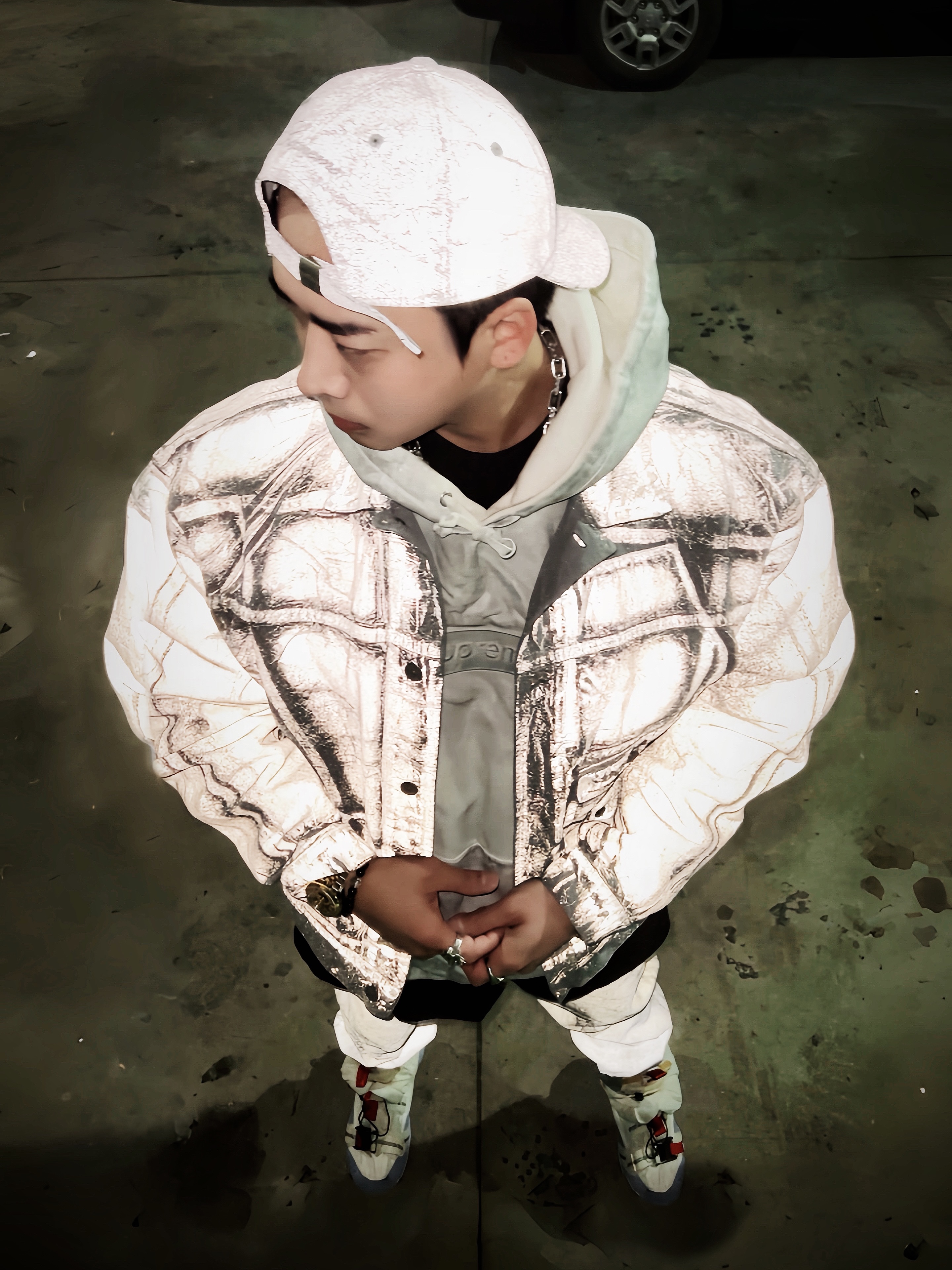 Supreme x Stone Island Denim 6-Panel Reflective - 23FW, Supreme x Stone Island Denim Trucker Jacket Reflective - 23FW 착용 스타일