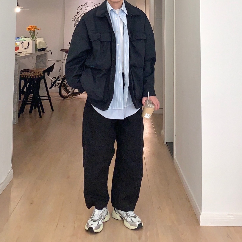 Nike V2K Run Pure Platinum Light Iron Ore 착용 스타일