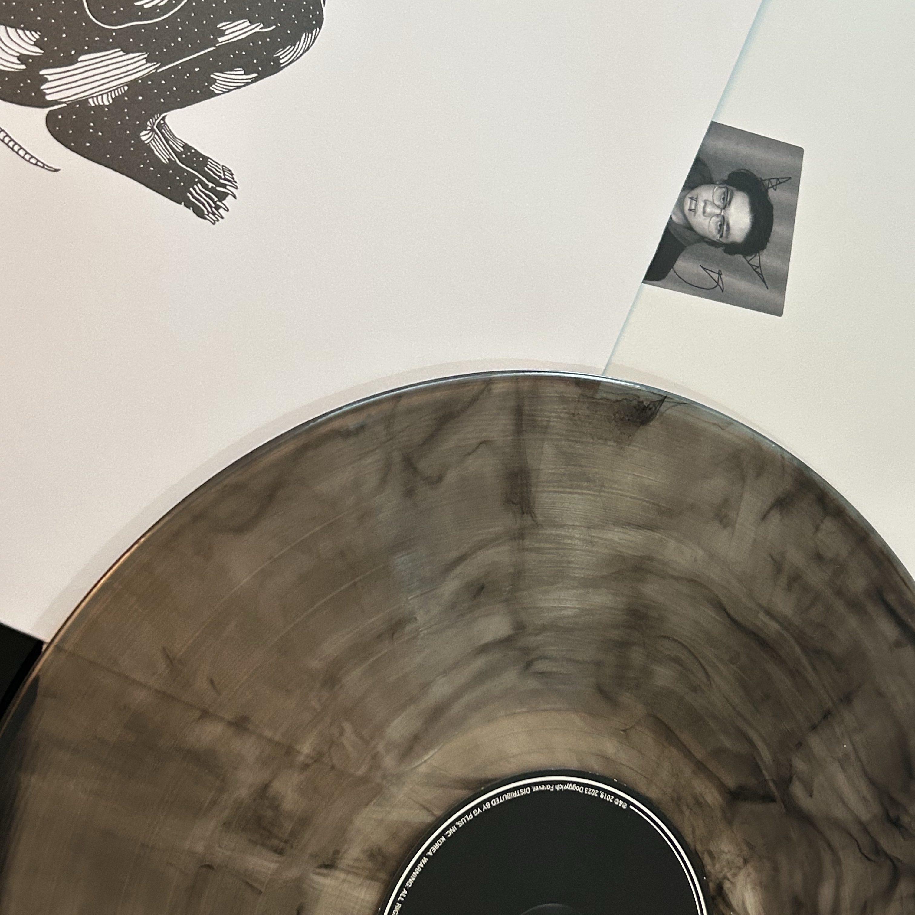 The Black Skirts 3rd Album Part 2 Thirsty Marble Smoke Translucent 착용 스타일