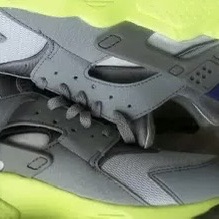 Nike Air Huarache Wolf Grey 착용 스타일
