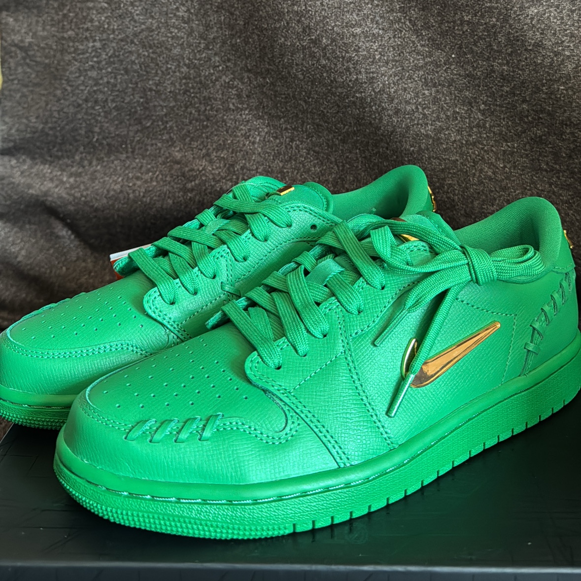 (W) Jordan 1 Low Method of Make Lucky Green Metallic Gold 착용 스타일