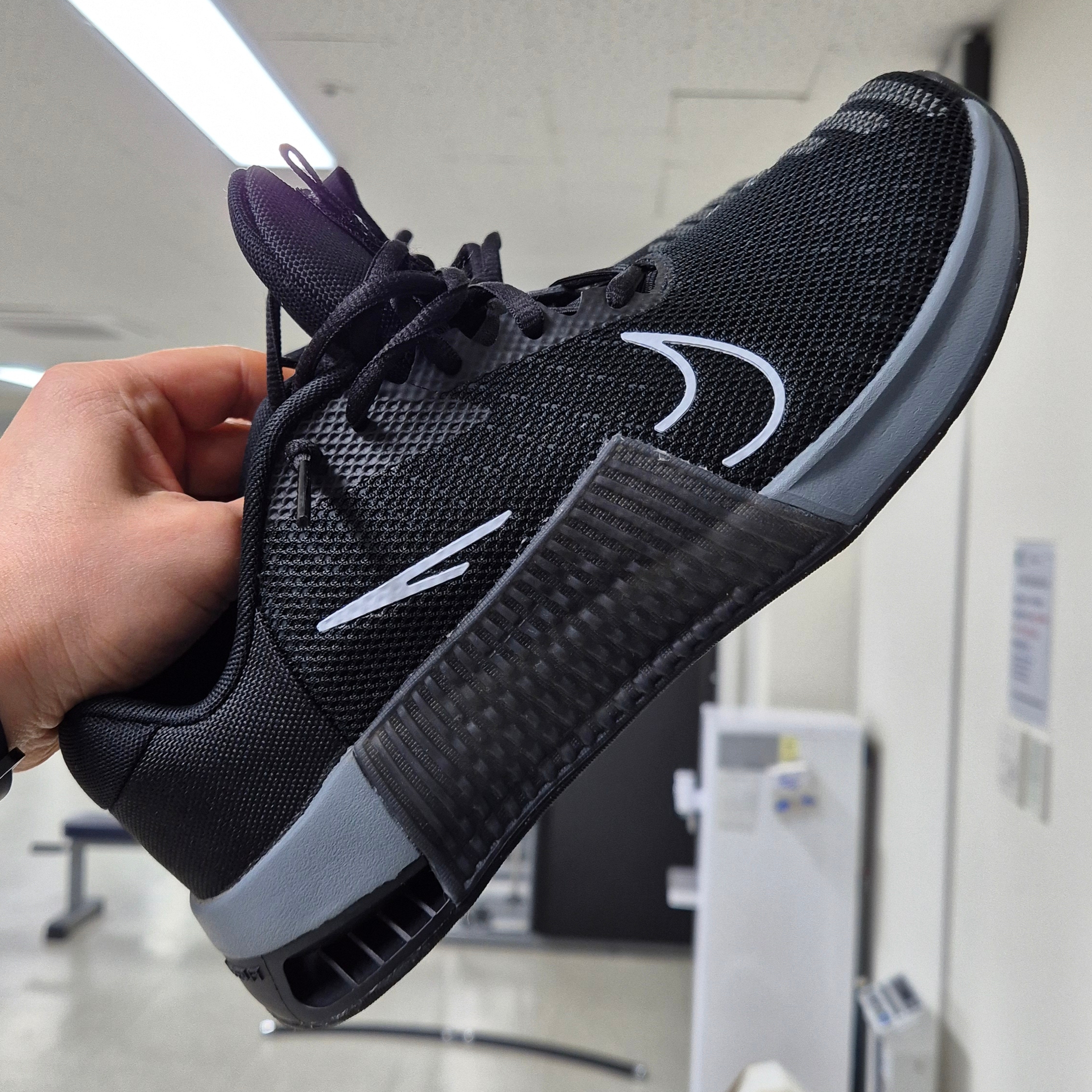 Nike Metcon 9 Black Smoke Grey 착용 스타일