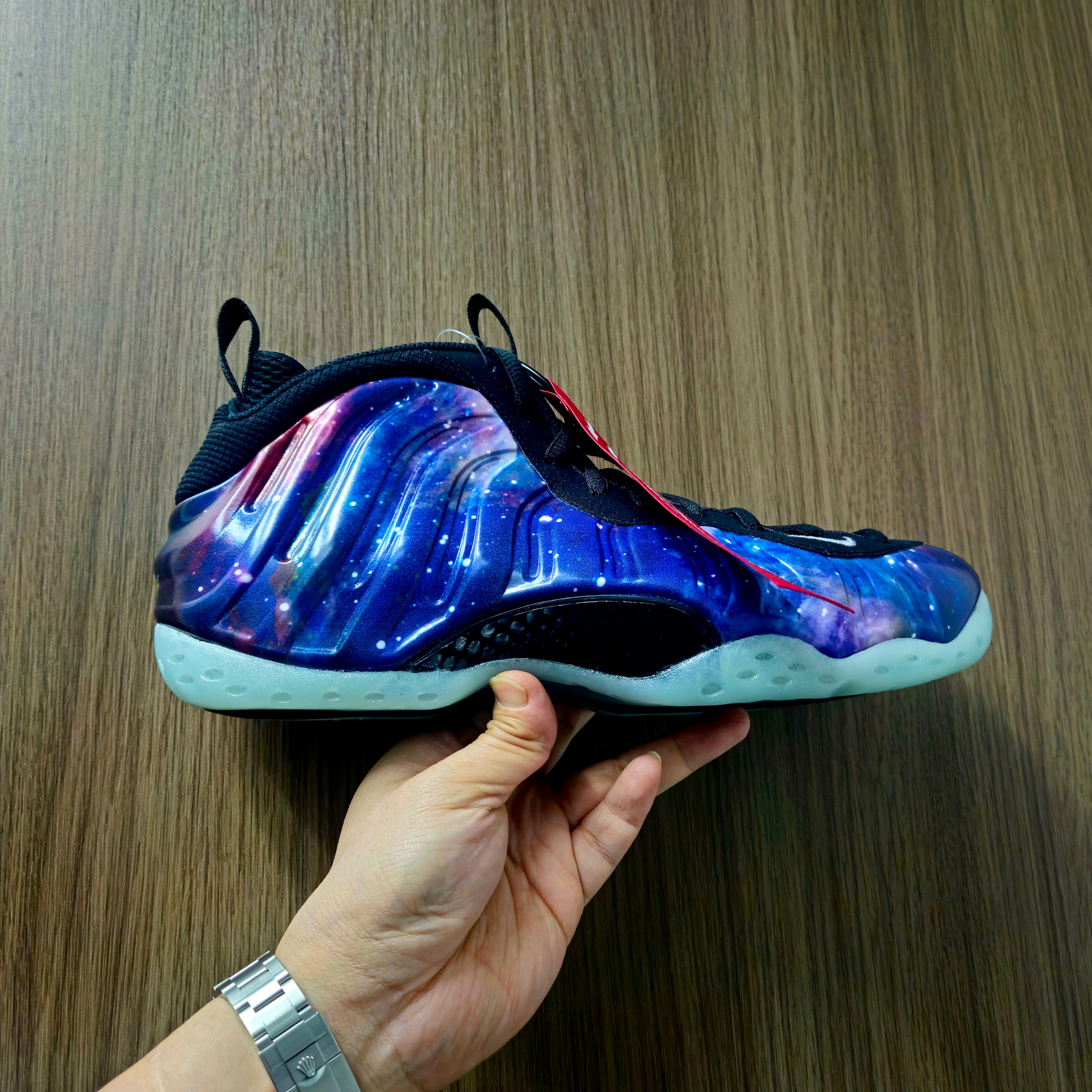 Nike Air Foamposite One Galaxy 착용 스타일