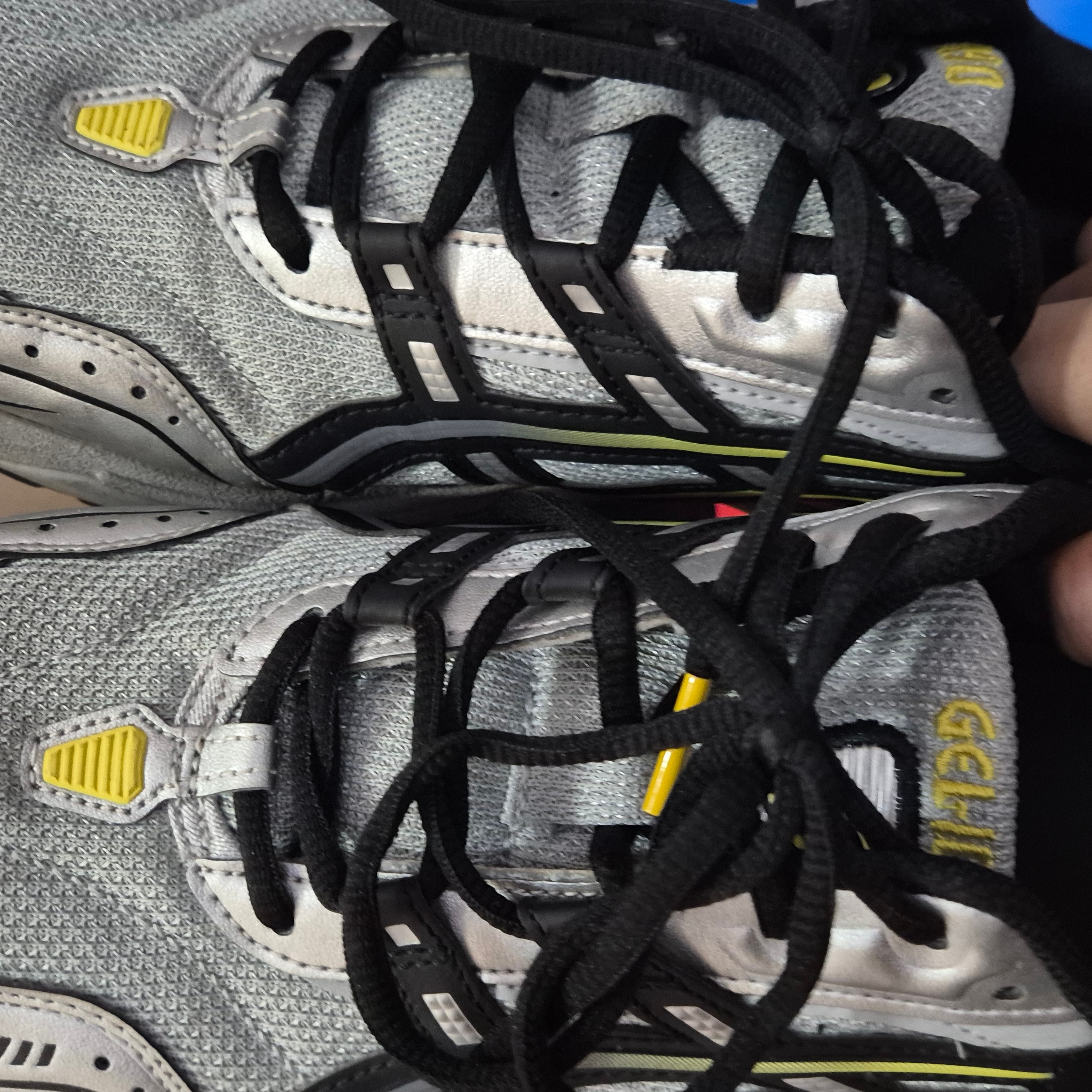 Asics Gel-1090 Mid Grey Black 착용 스타일