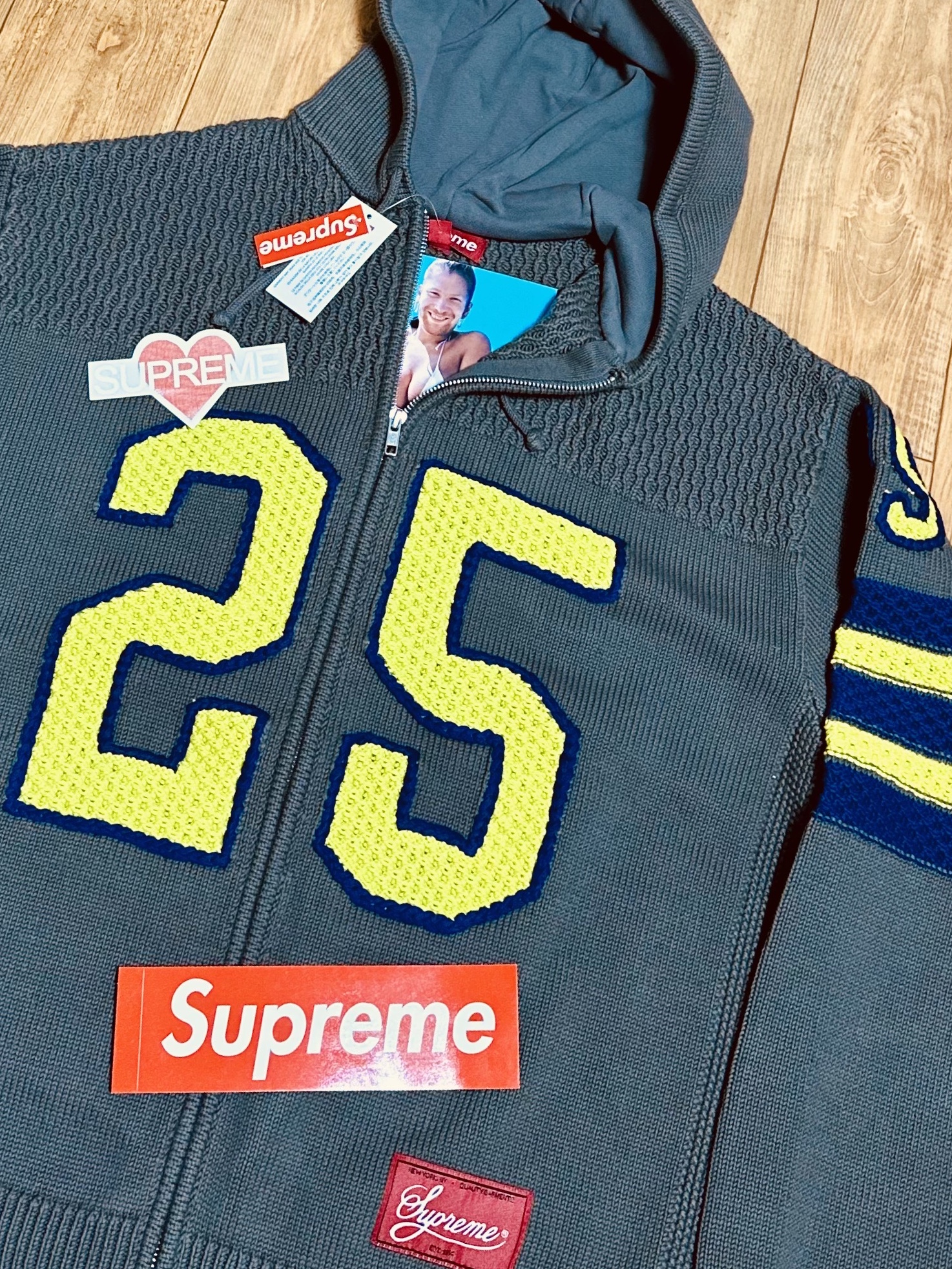Supreme Sport Zip Up Hooded Sweater Grey - 25SS 착용 스타일