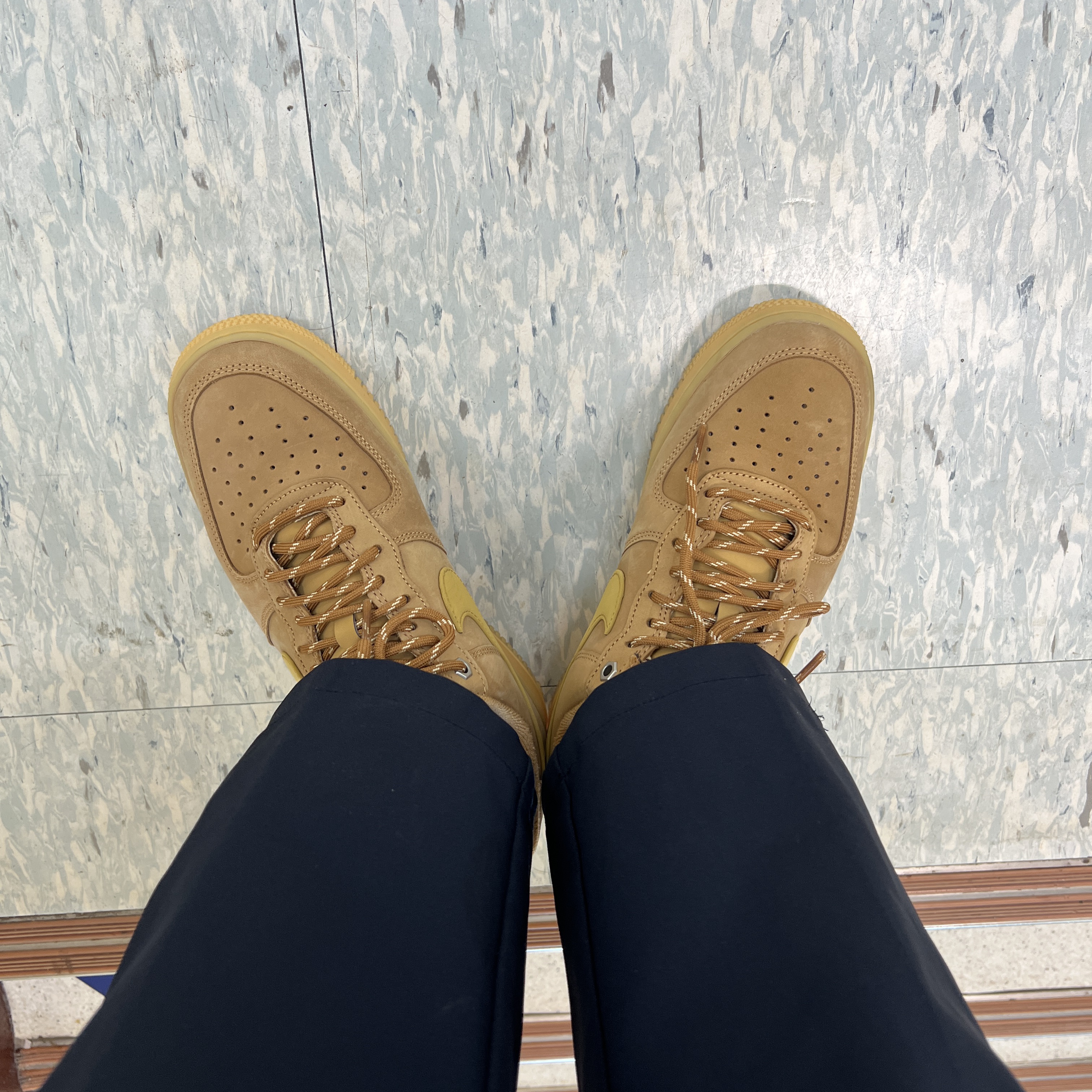 Nike Air Force 1 '07 WB Flax 착용 스타일
