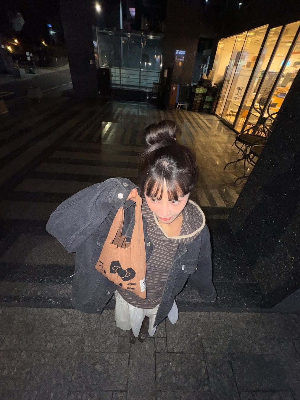 Joseph&Stacey Lucky Pleats Knit S Hello Kitty Tan Brown 착용 스타일 - 3
