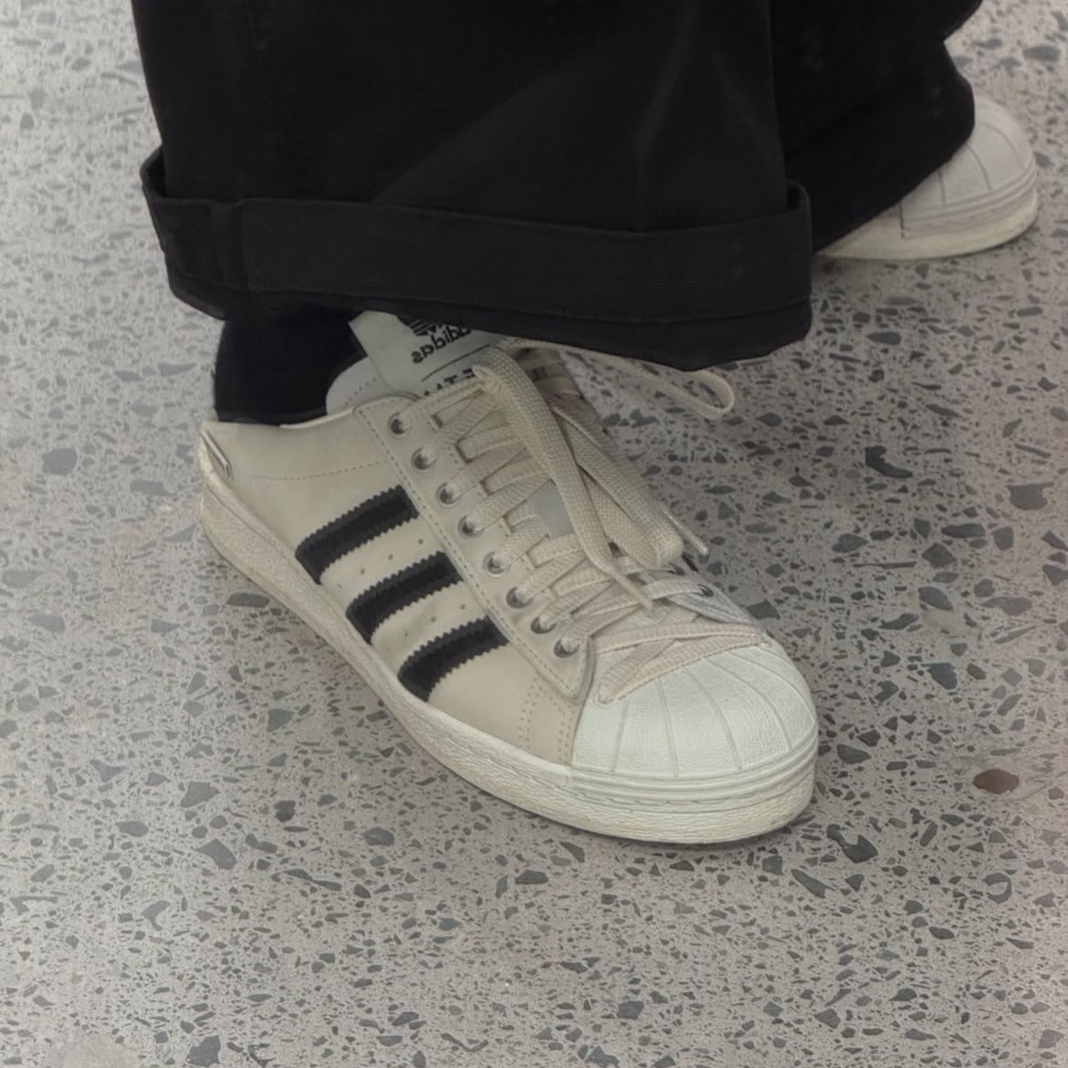 Adidas x Song for the Mute Superstar 82 Cream White Core Black 착용 스타일 - 2