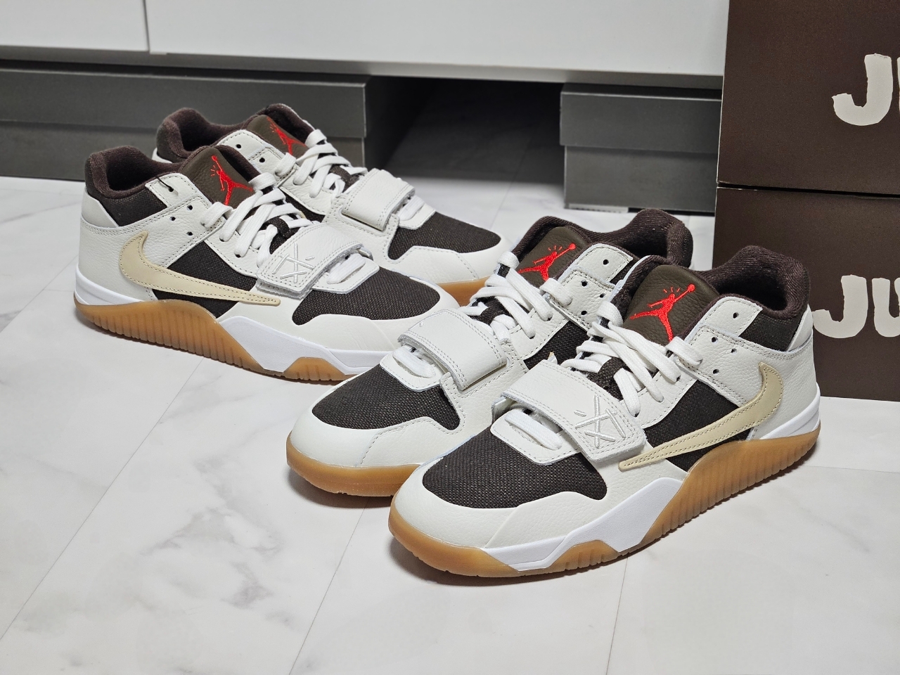 Jordan 1 x Travis Scott x Fragment Retro Low OG SP Military Blue, Jordan 1 x Travis Scott Retro Low OG SP Black Phantom 착용 스타일 - 6