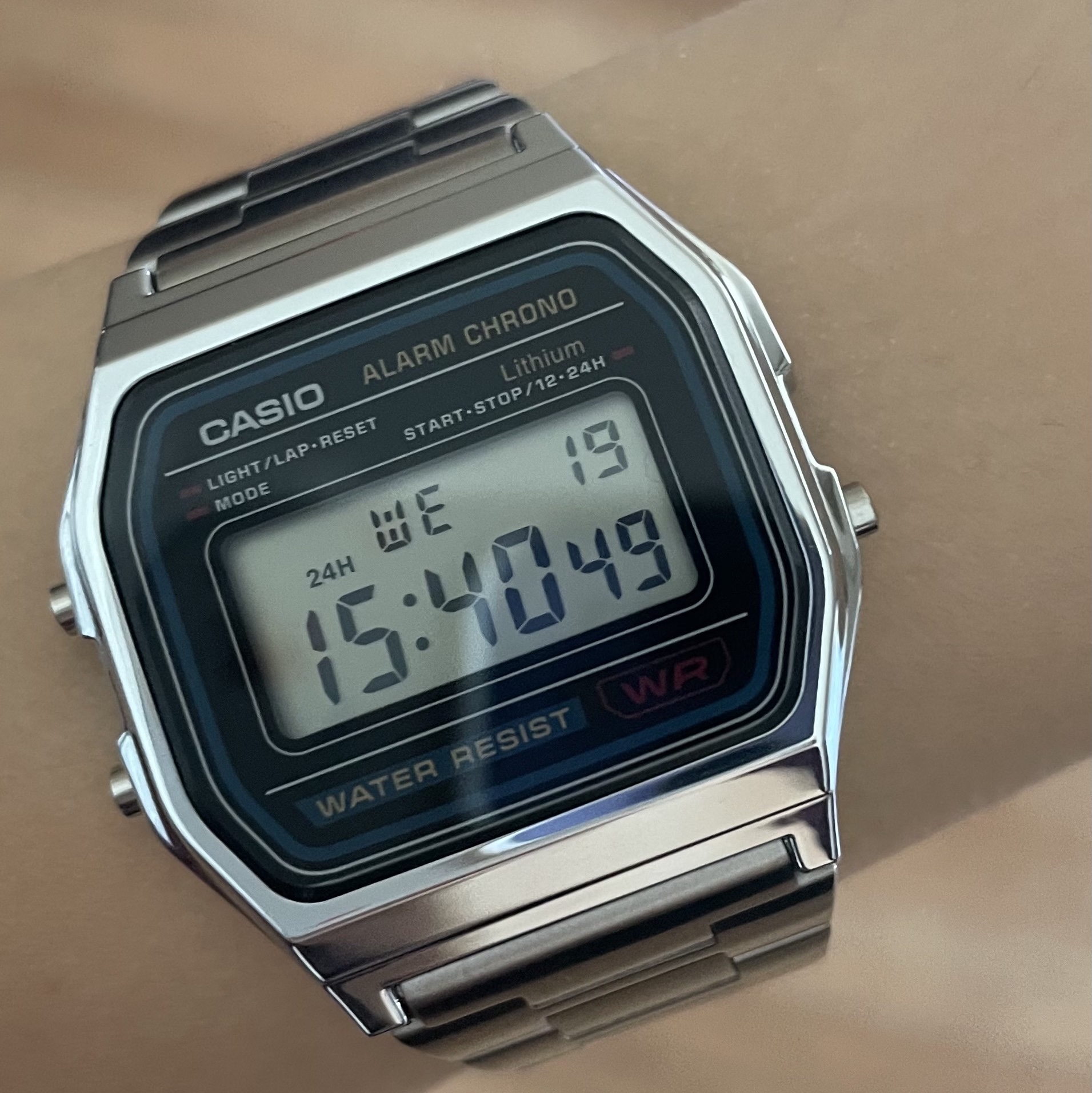 Casio A-158WA-1 착용 스타일