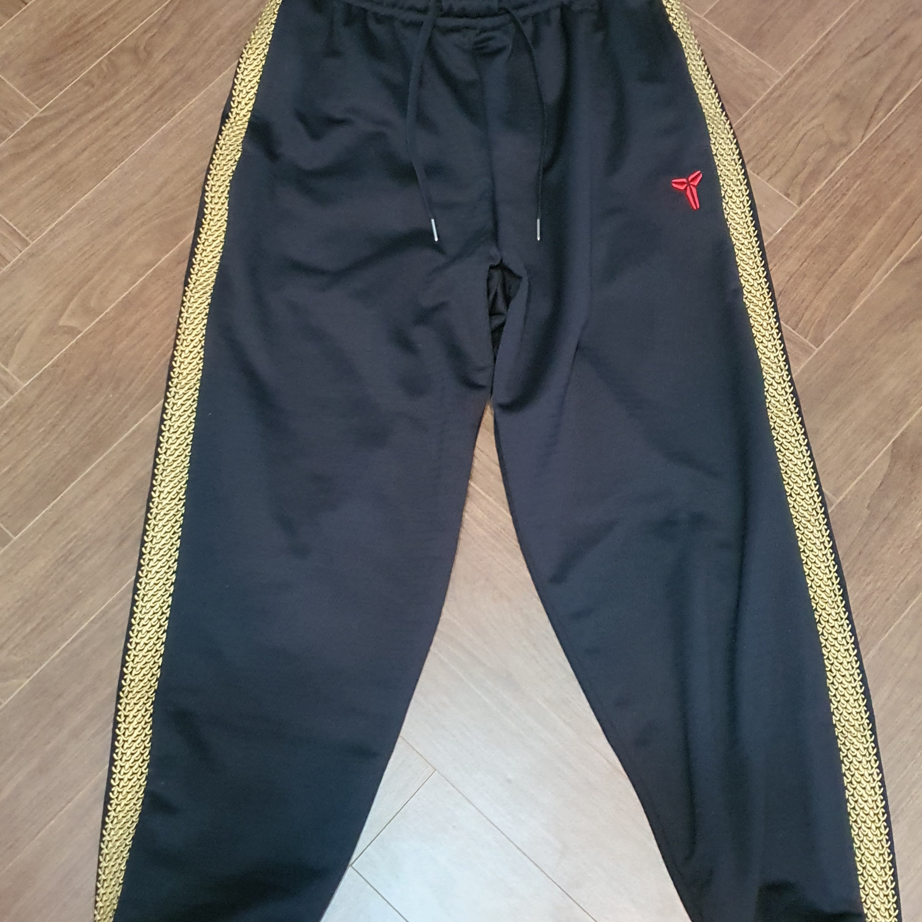 Nike Kobe Year of Mamba Therma-Fit Basketball Pants Black (HQ4700-010) 착용 스타일