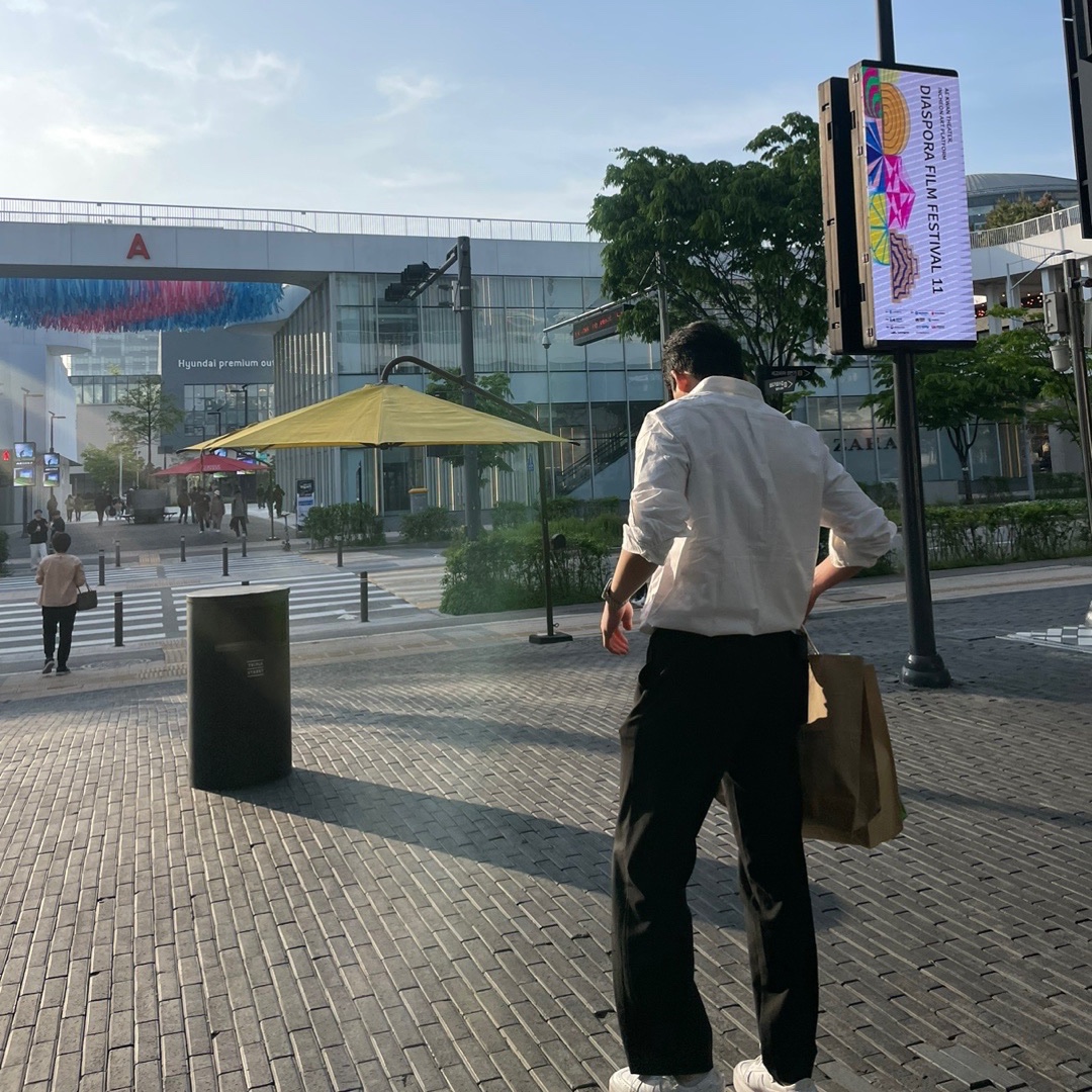[30% 적립] Polo Ralph Lauren Classic Fit Garment Dyed Oxford Shirt White, Nike x Peaceminusone Kwondo1 White 착용 스타일 - 3