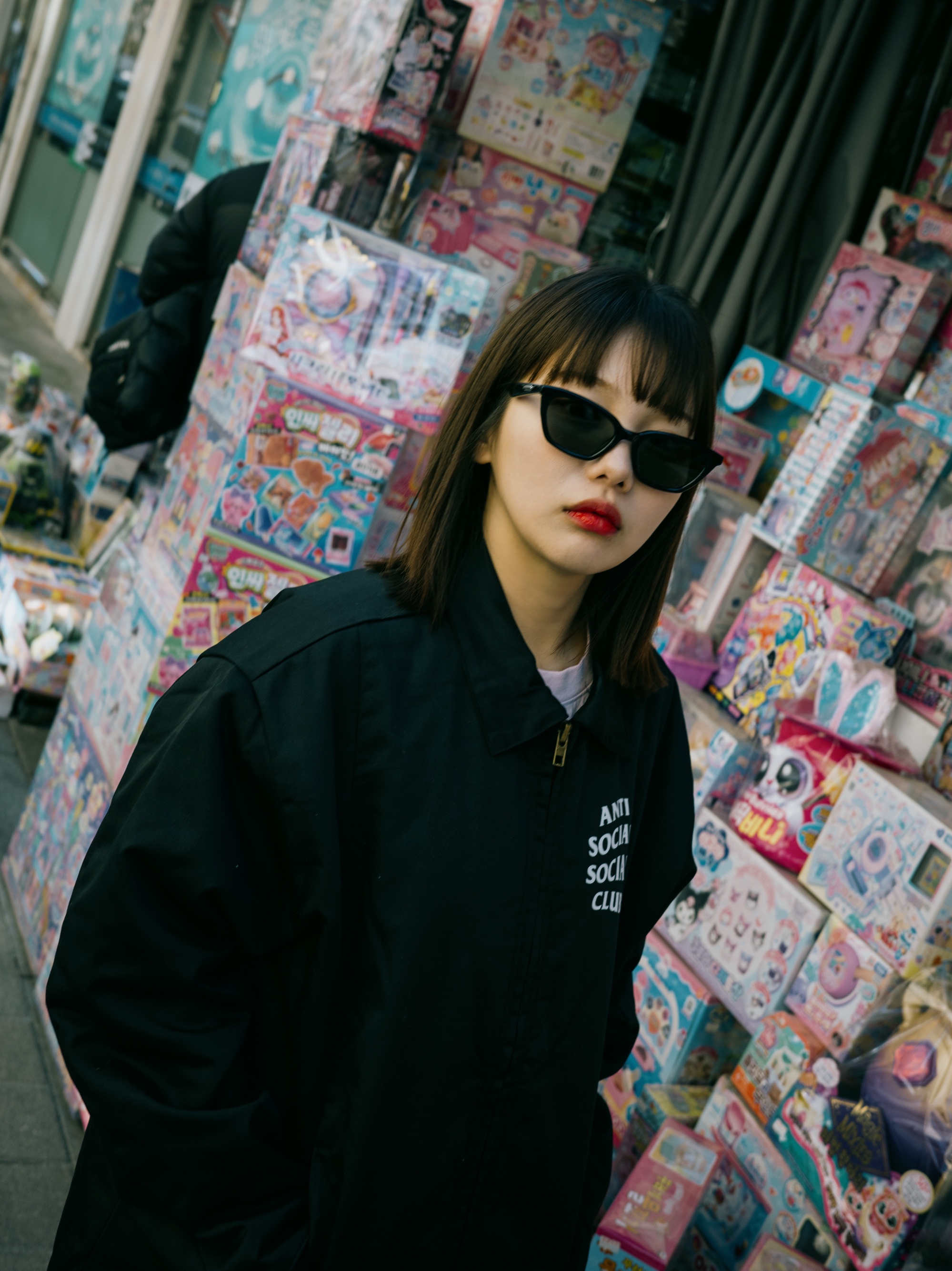 Anti Social Social Club Kkotch Usa Made S/S Tee PInk, Nike x Stussy NRG Fleece Pants Dark Grey Heather (DO9340-063) 착용 스타일 - 2