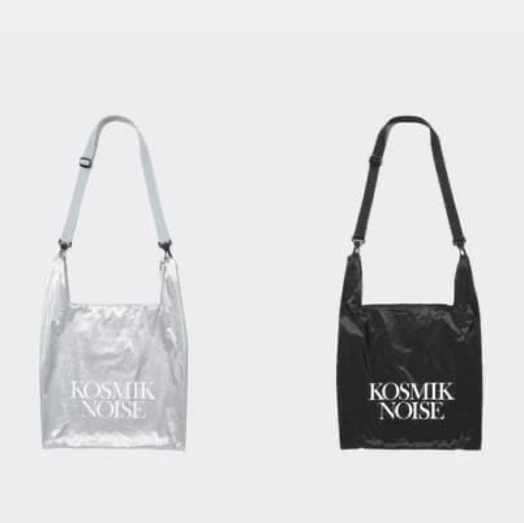 GU x Undercover Ripstop Tote Bag Black 착용 스타일 - 2