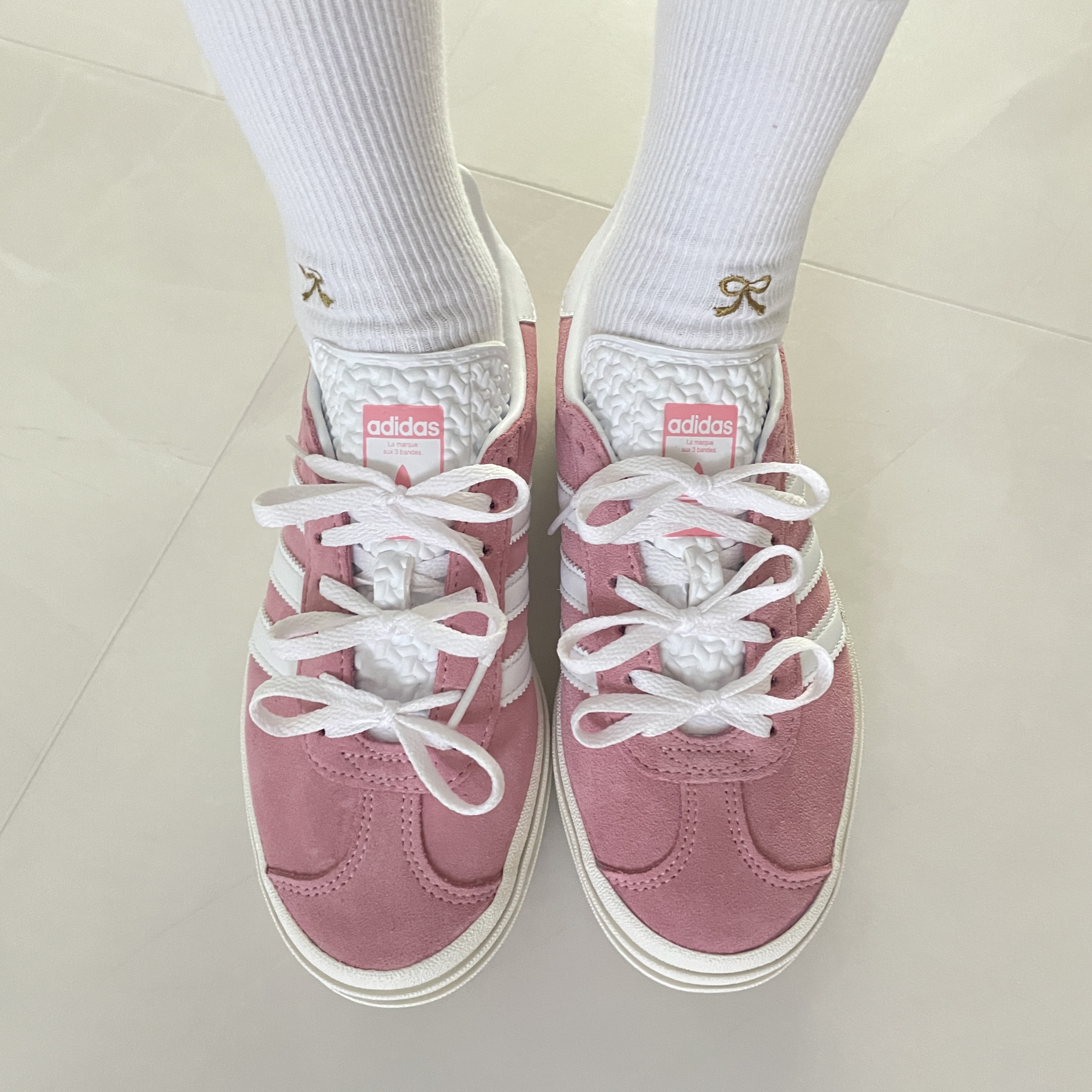 (W) Adidas Gazelle Bold Super Pop 착용 스타일 - 1