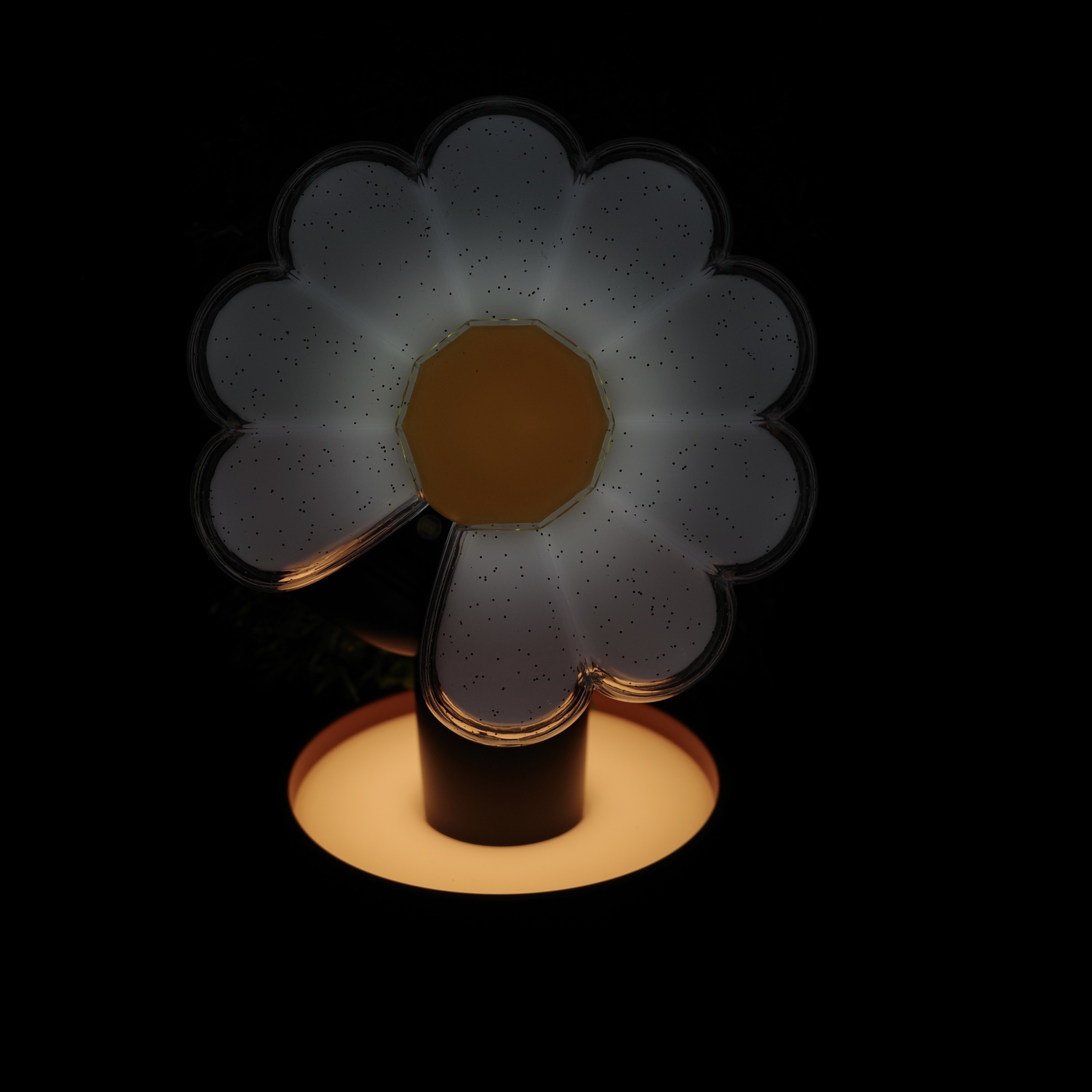 G-DRAGON Ubermensch Official Light Stick Cradle, G-DRAGON Ubermensch Official Light Stick 착용 스타일 - 2