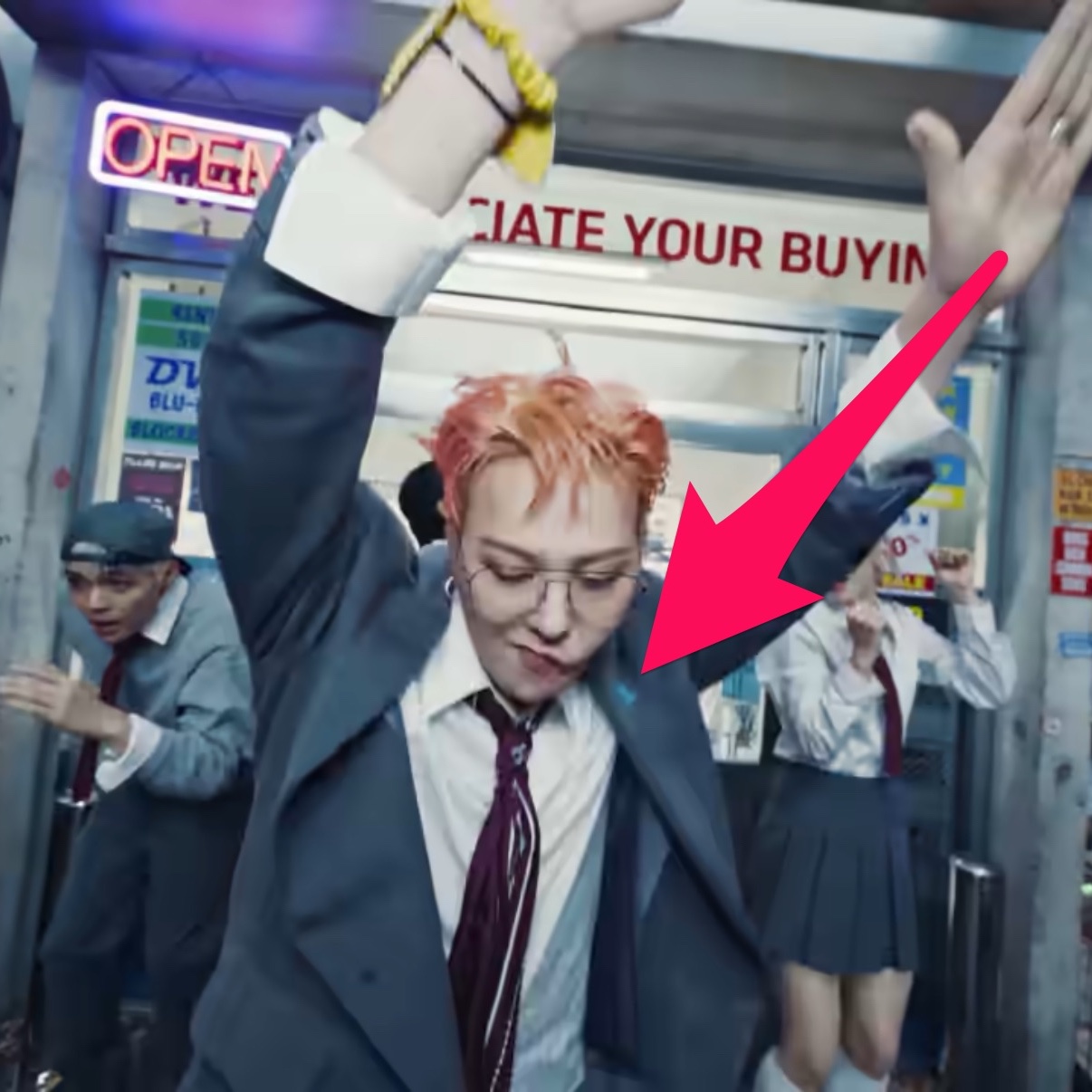 Peaceminusone Bulldog Clip Pin Set #1 Mint 착용 스타일