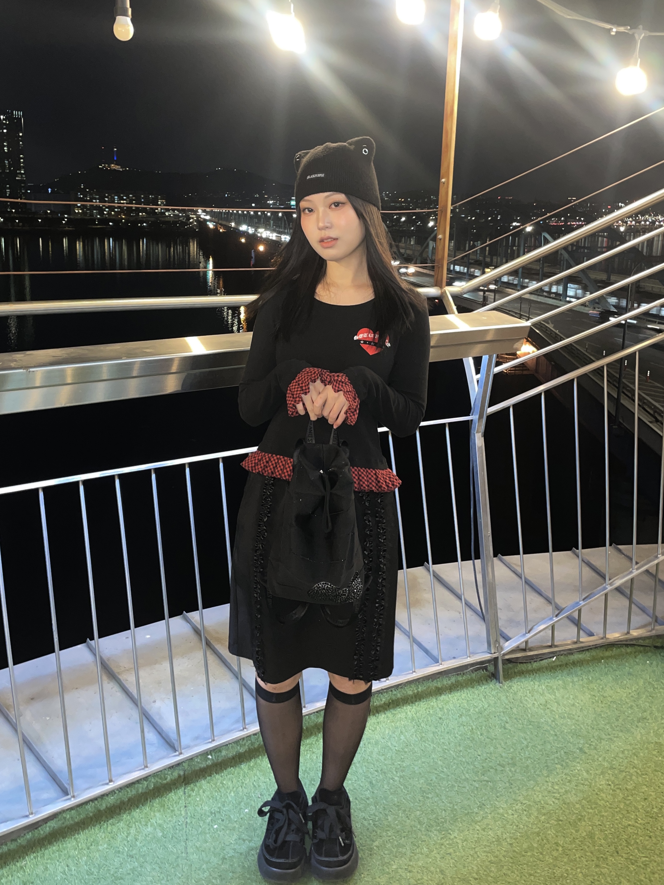Joseph&Stacey Lucky Pleats Knit Backpack S Hello Kitty Ribbon Rich Black 착용 스타일 - 1