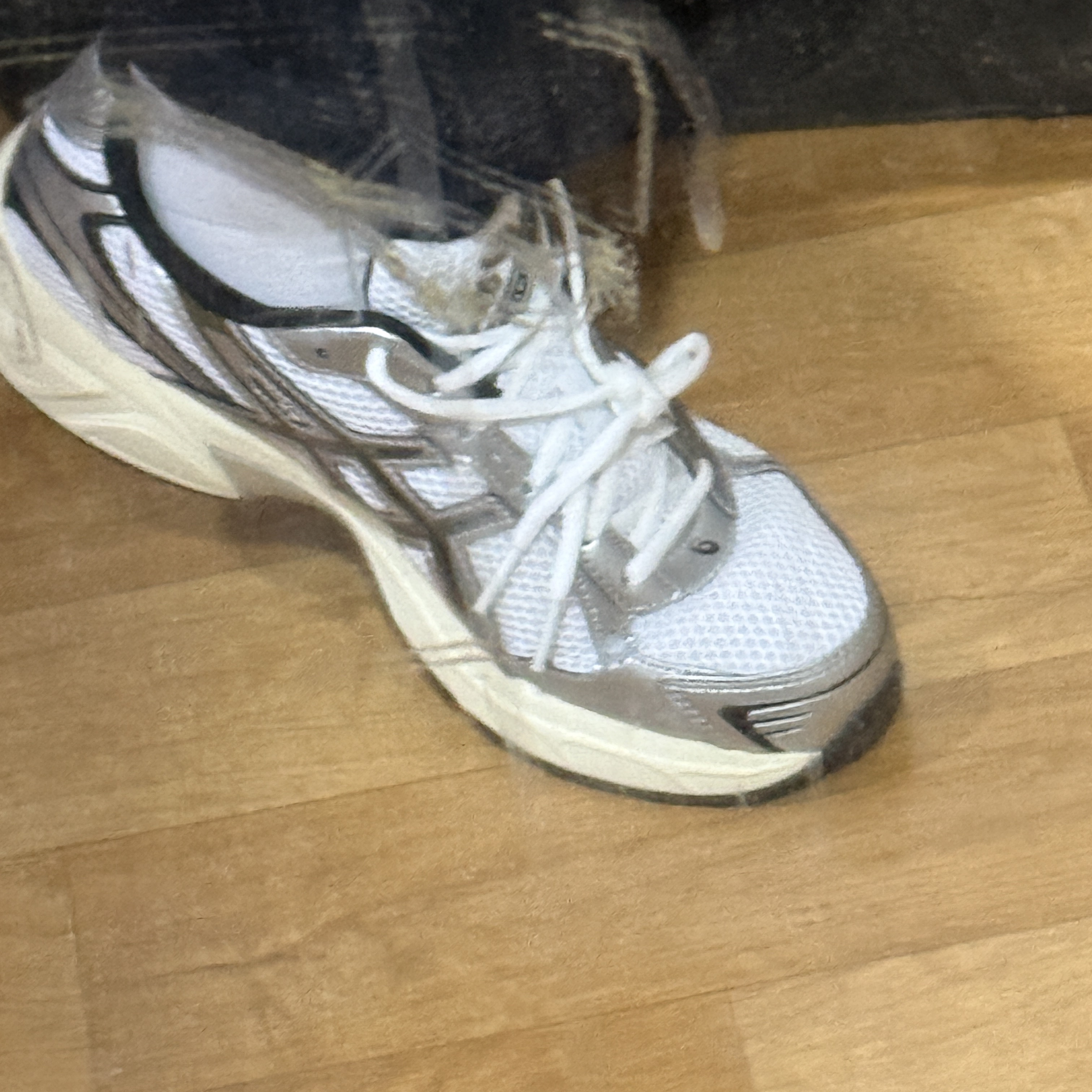 Asics Gel-1130 White Clay Canyon 착용 스타일 - 4